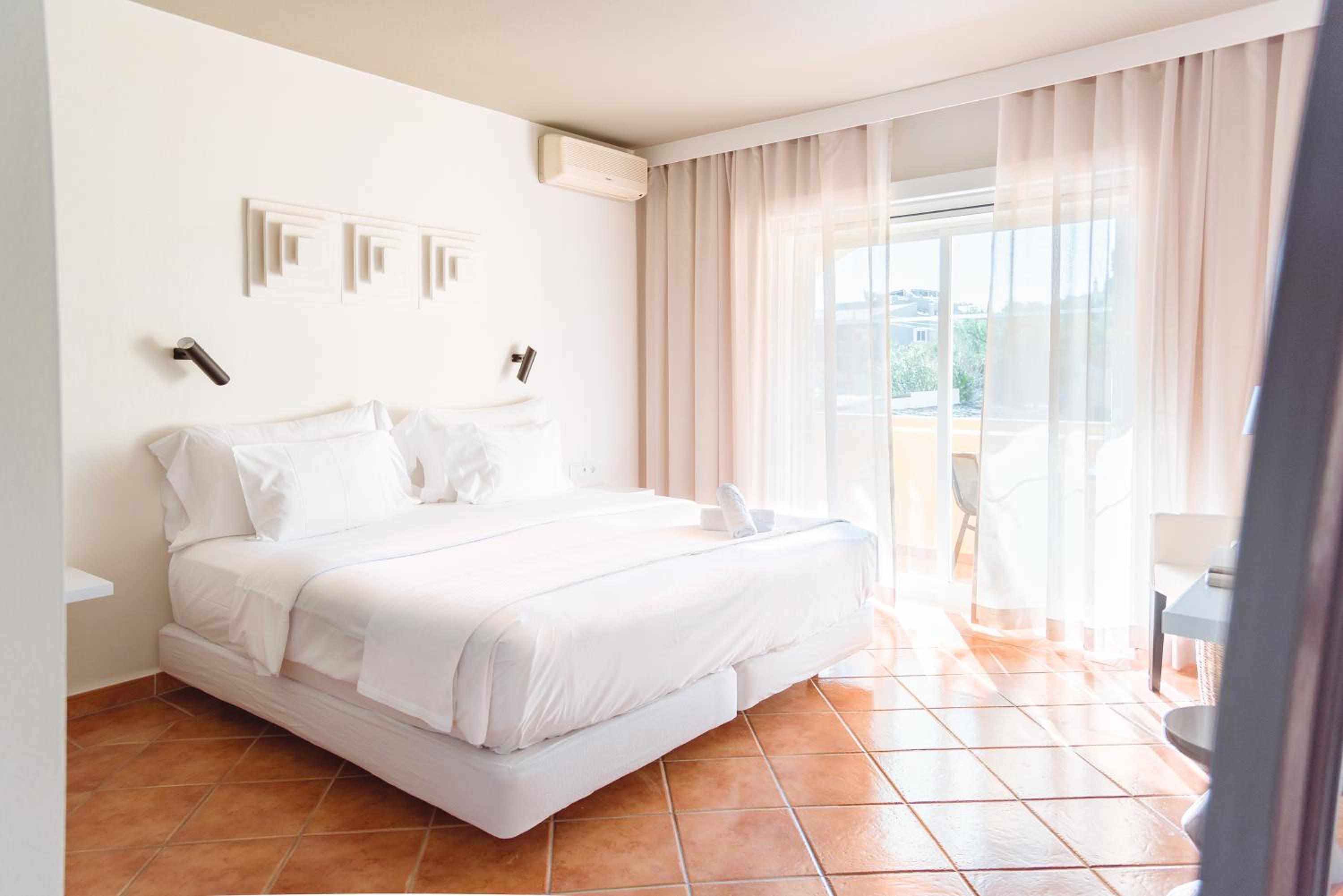 Double or Twin Room photo 2