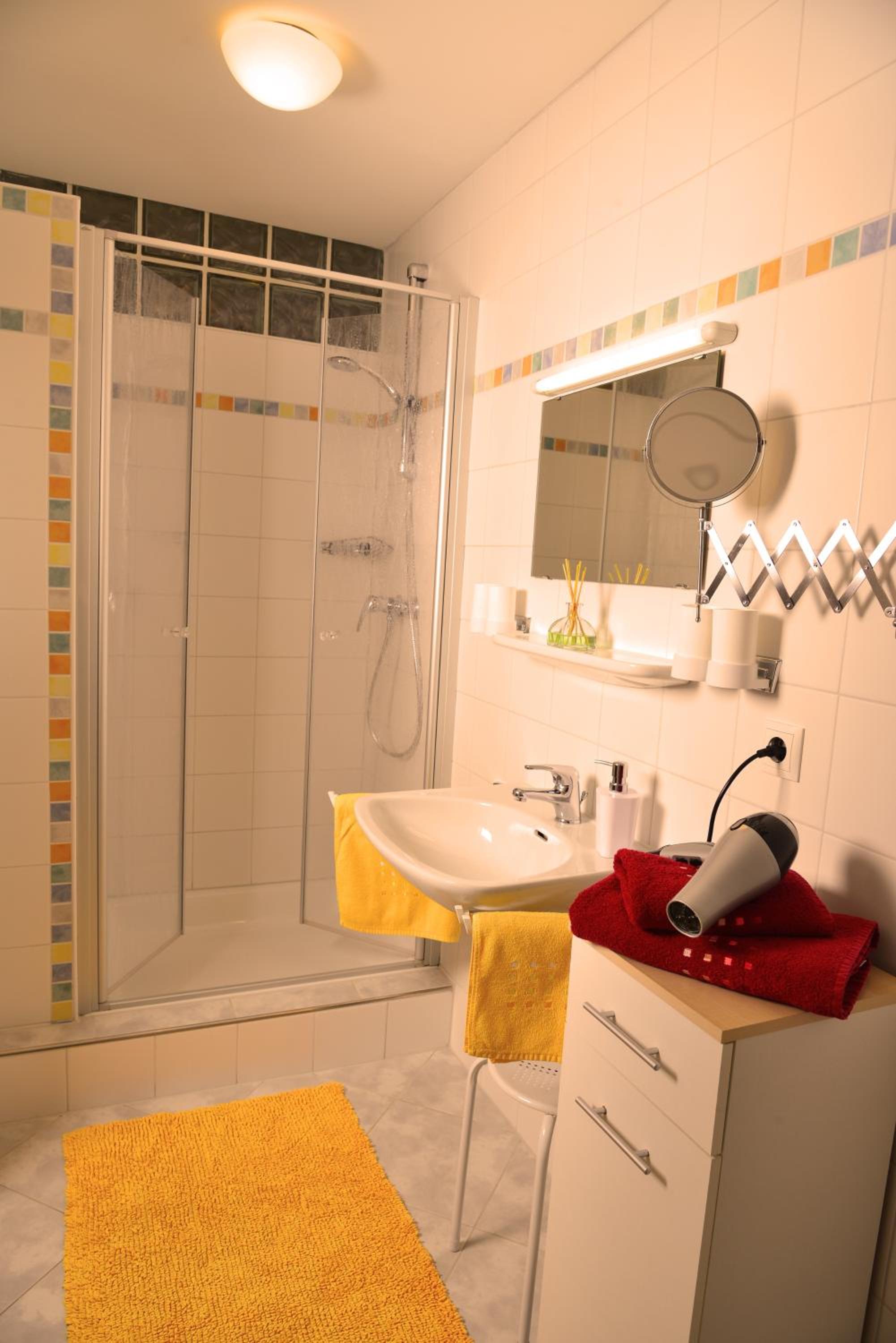 Two-Bedroom Apartment (2 Adults + 2 Children) - Bienchen photo 2