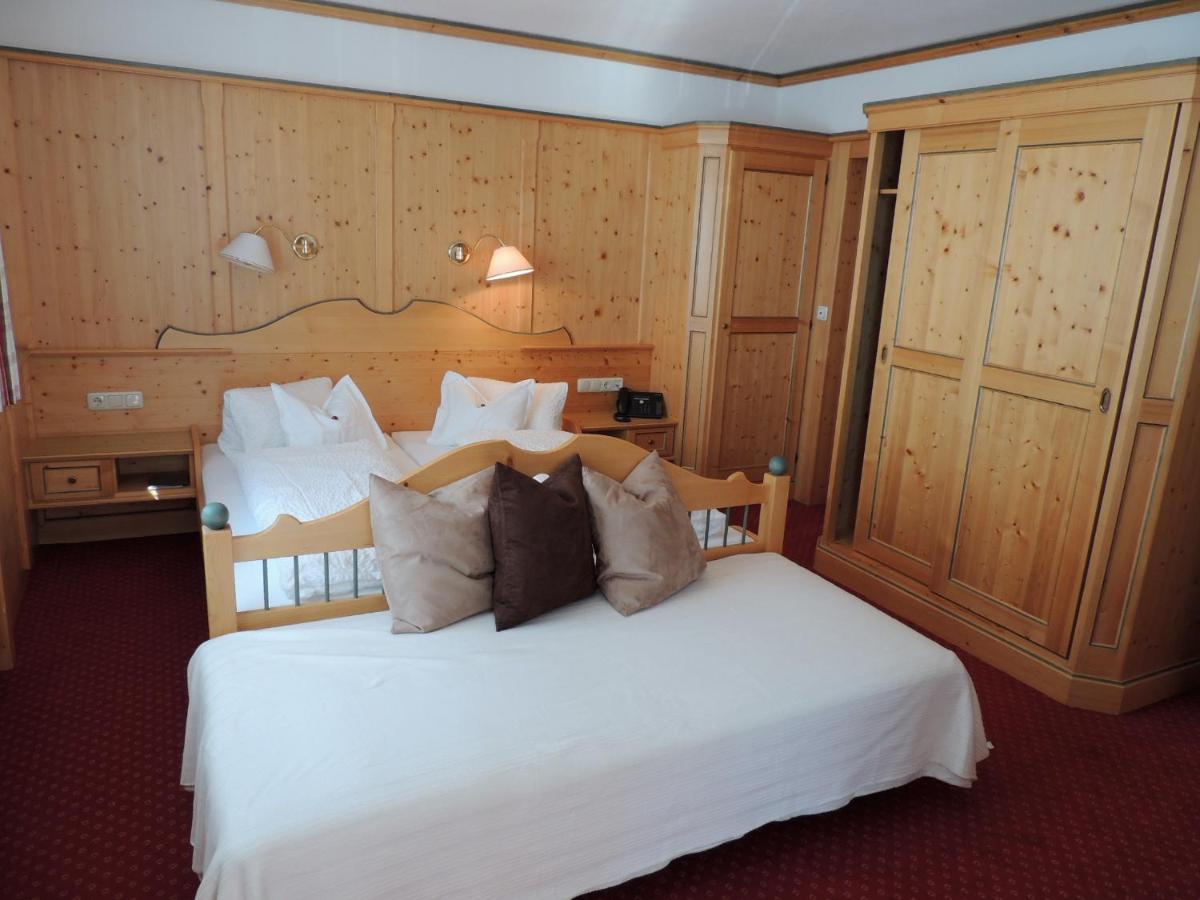 Double Room with Extra Bed photo 2