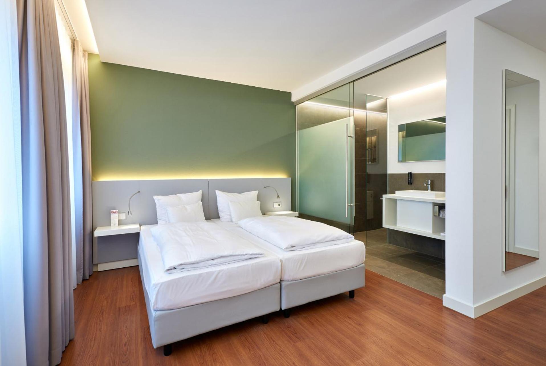 Double Room - Photo 8