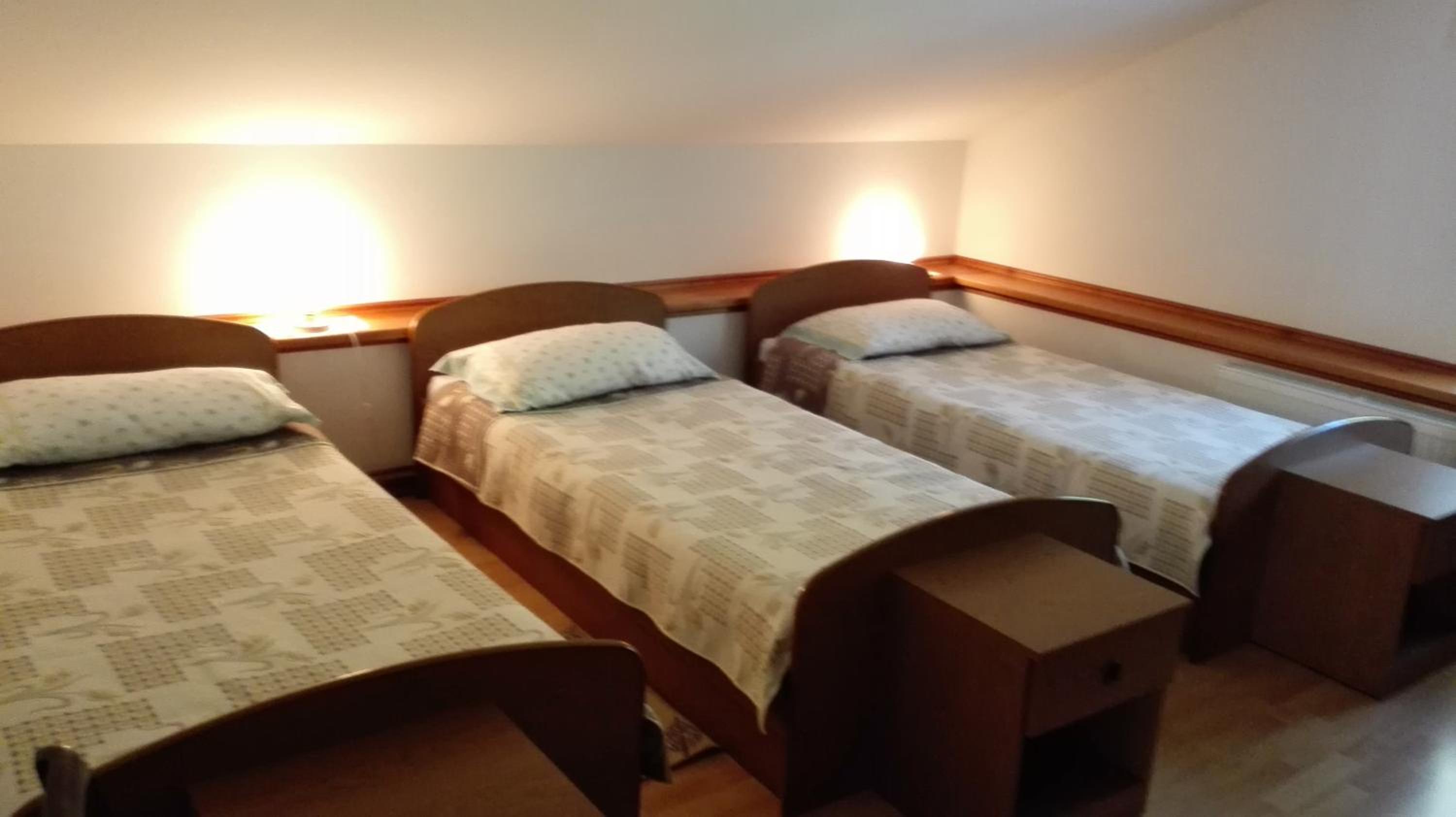 Basic Triple Room with Shared Bathroom