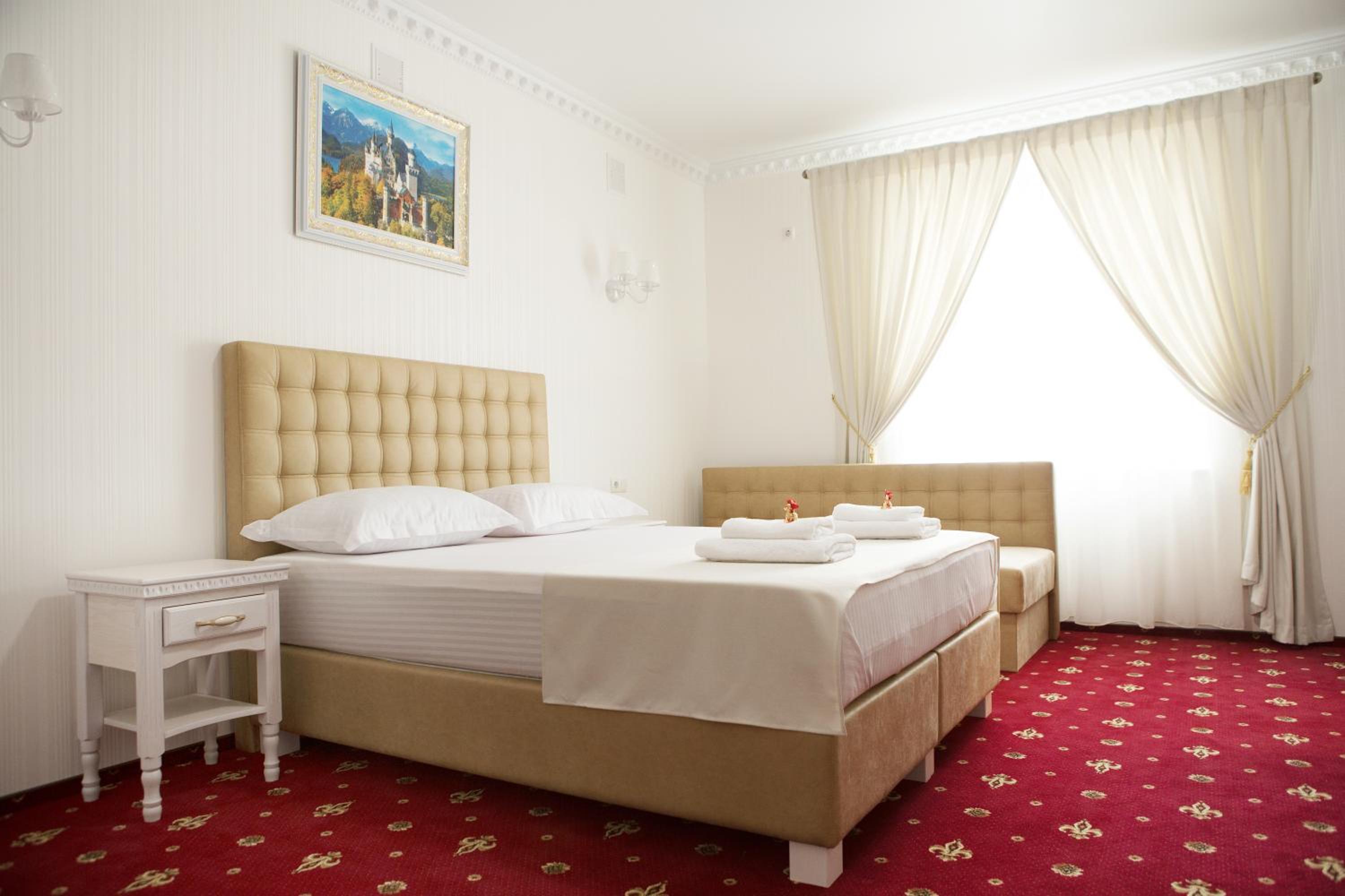 Large Double Room photo 1