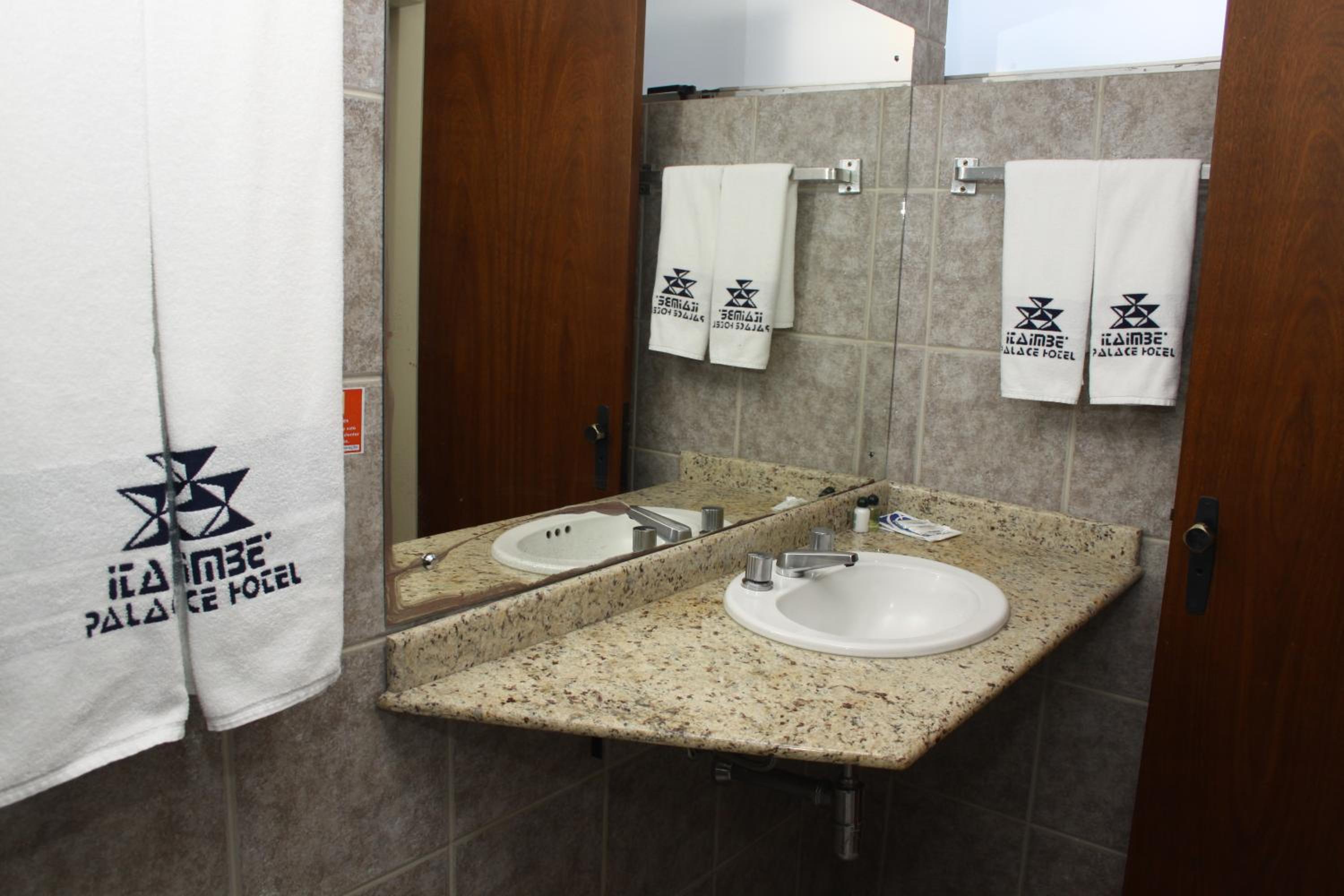 Standard Double Room - Photo 2