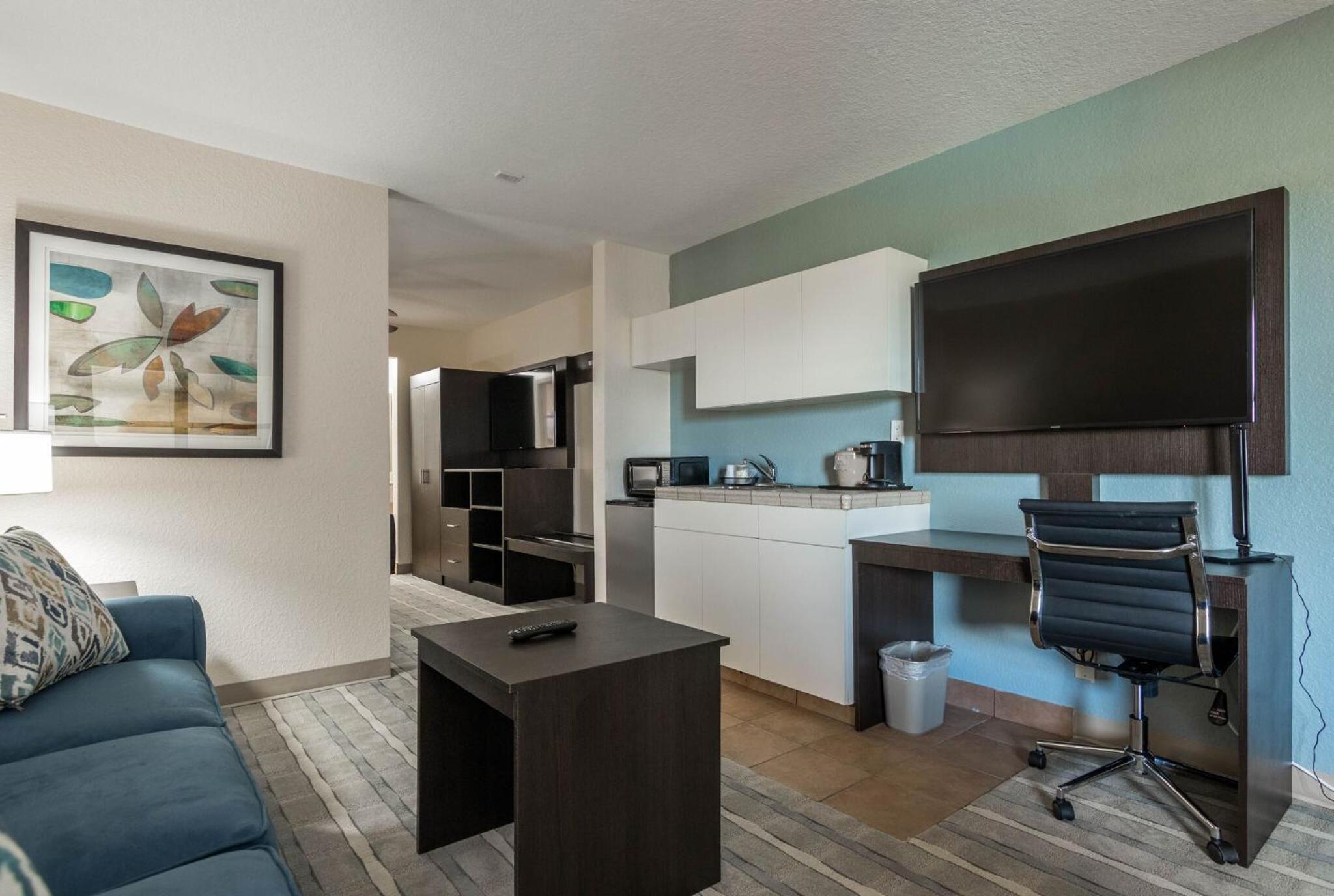 King Studio Suite - Non-Smoking - Photo 5