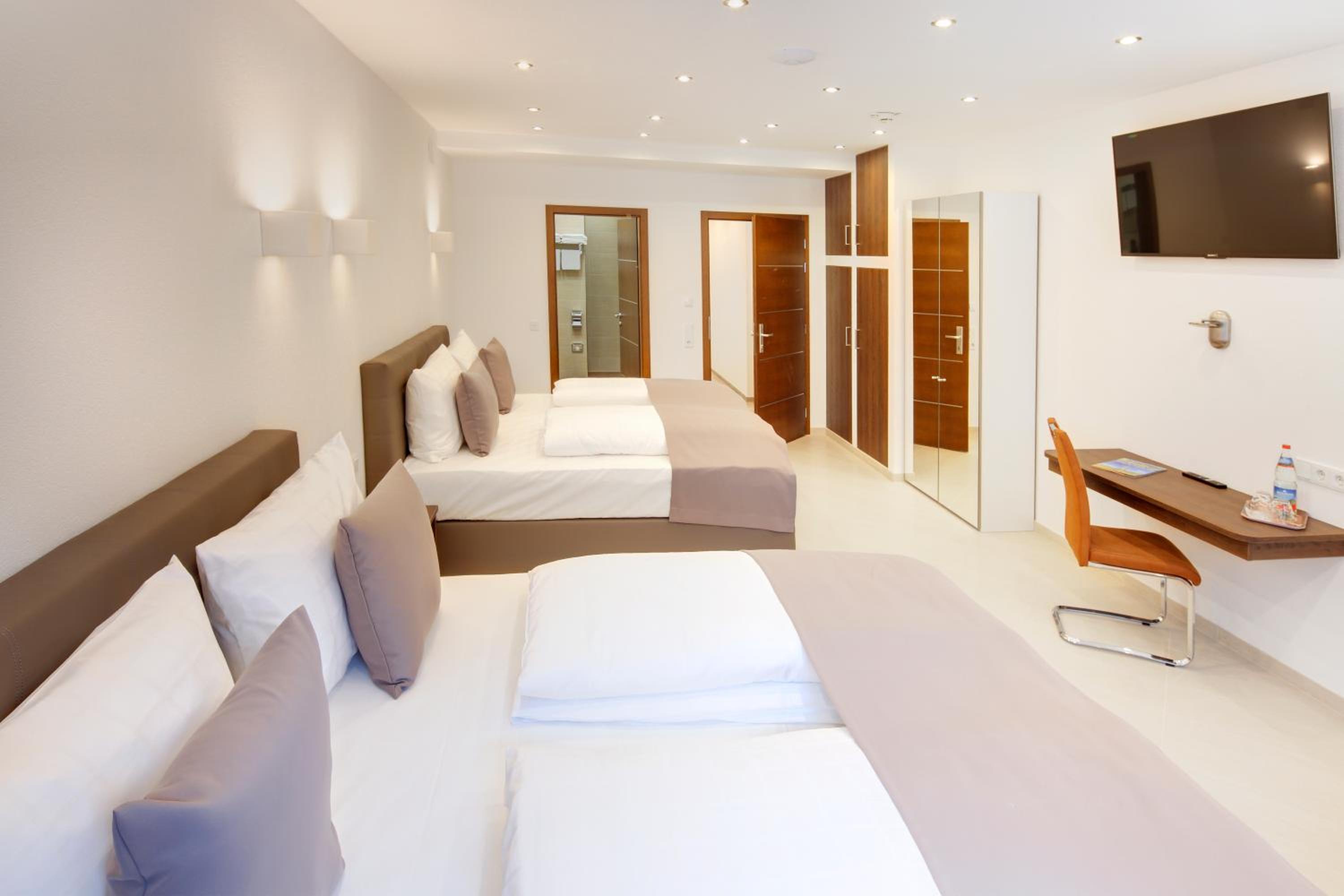 Quadruple Room - Photo 4
