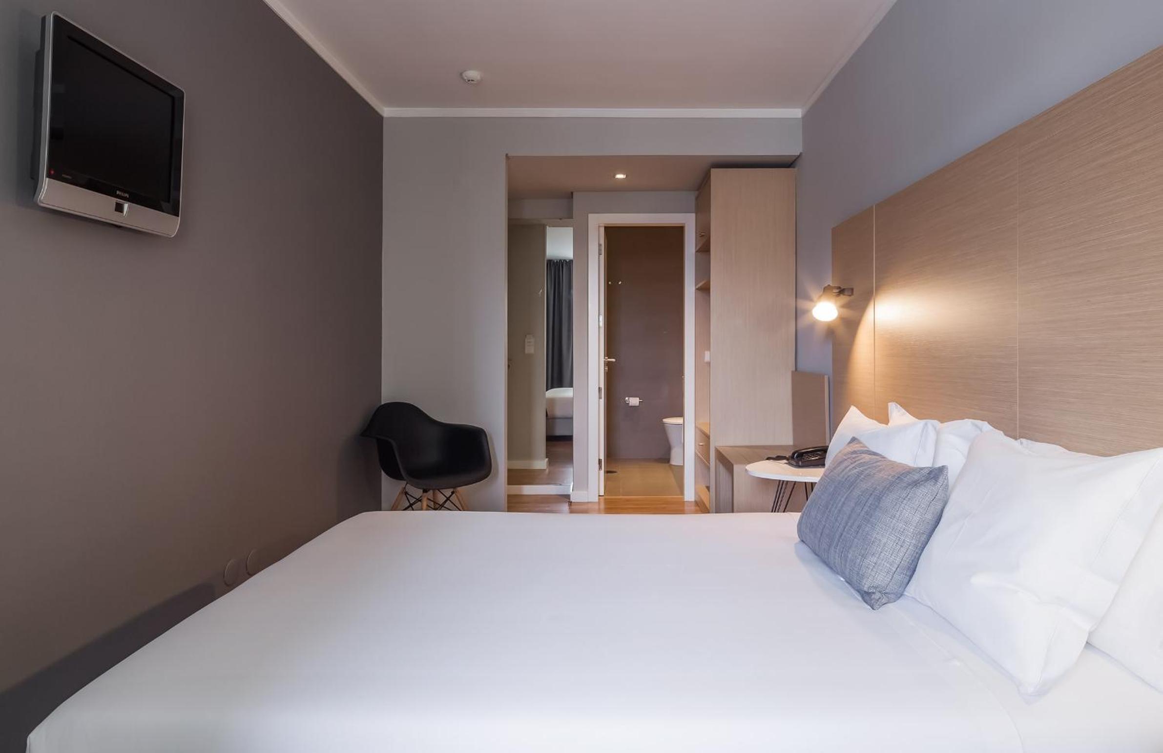 Connecting Rooms