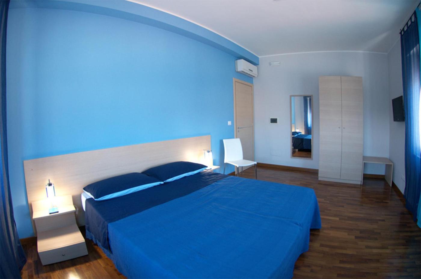 Triple Room with Private External Bathroom photo 1