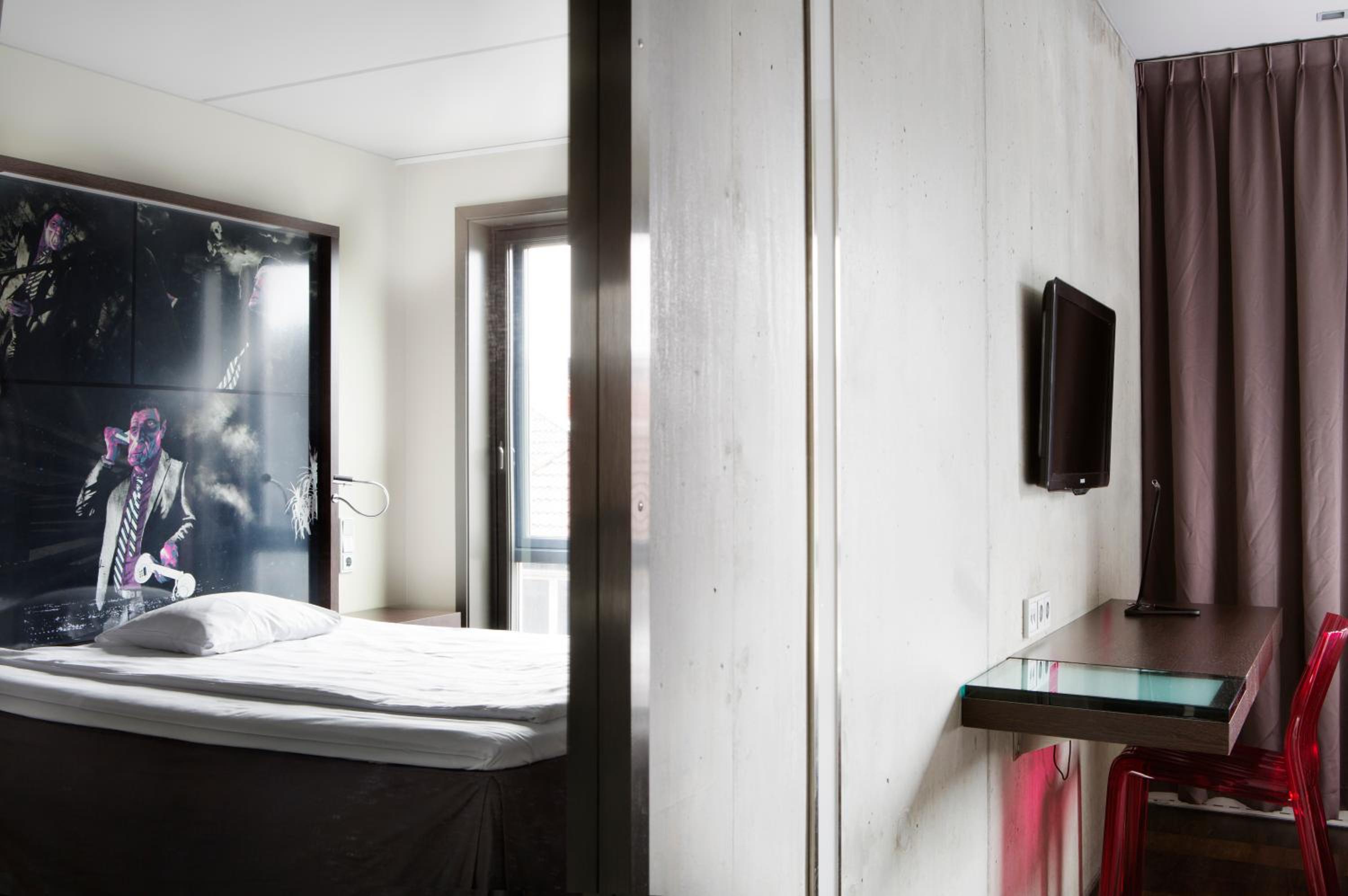 Standard Double or Twin Room - Photo 3