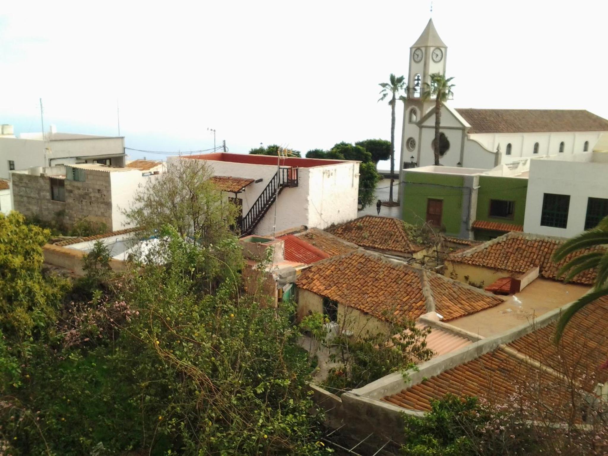 Studio with Balcony - Photo 3