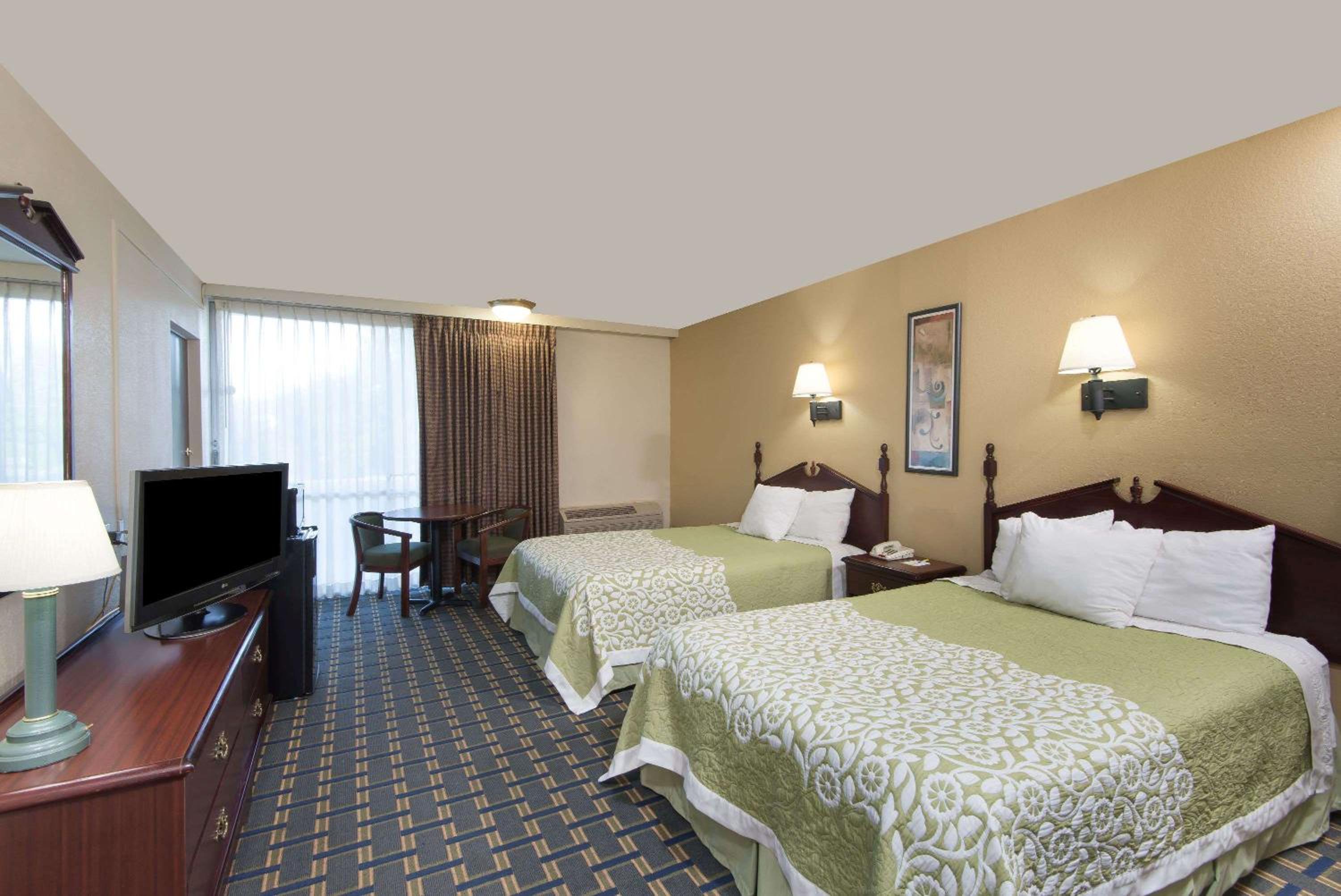 Business King Room - Non-Smoking - Photo 2
