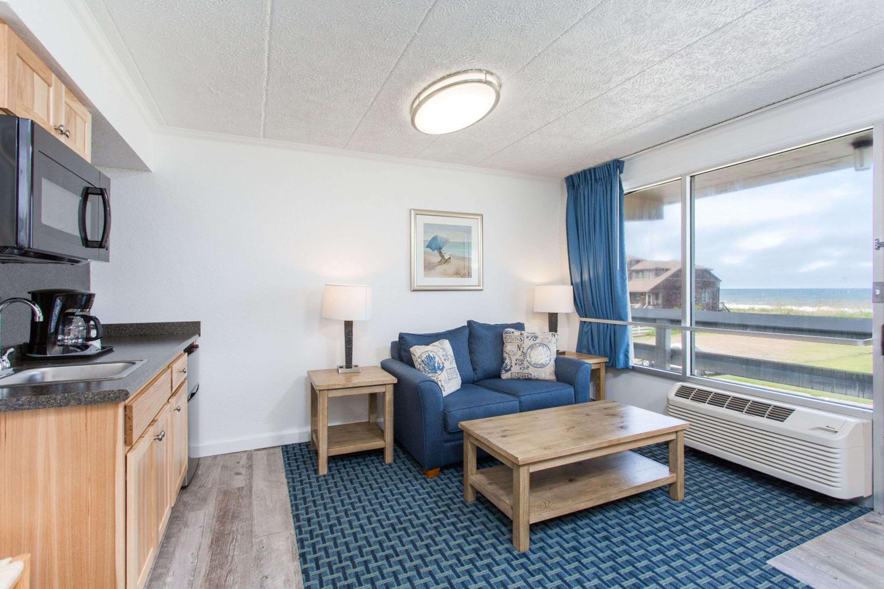 Double Suite with Two Double Beds - Non-Smoking - Photo 4