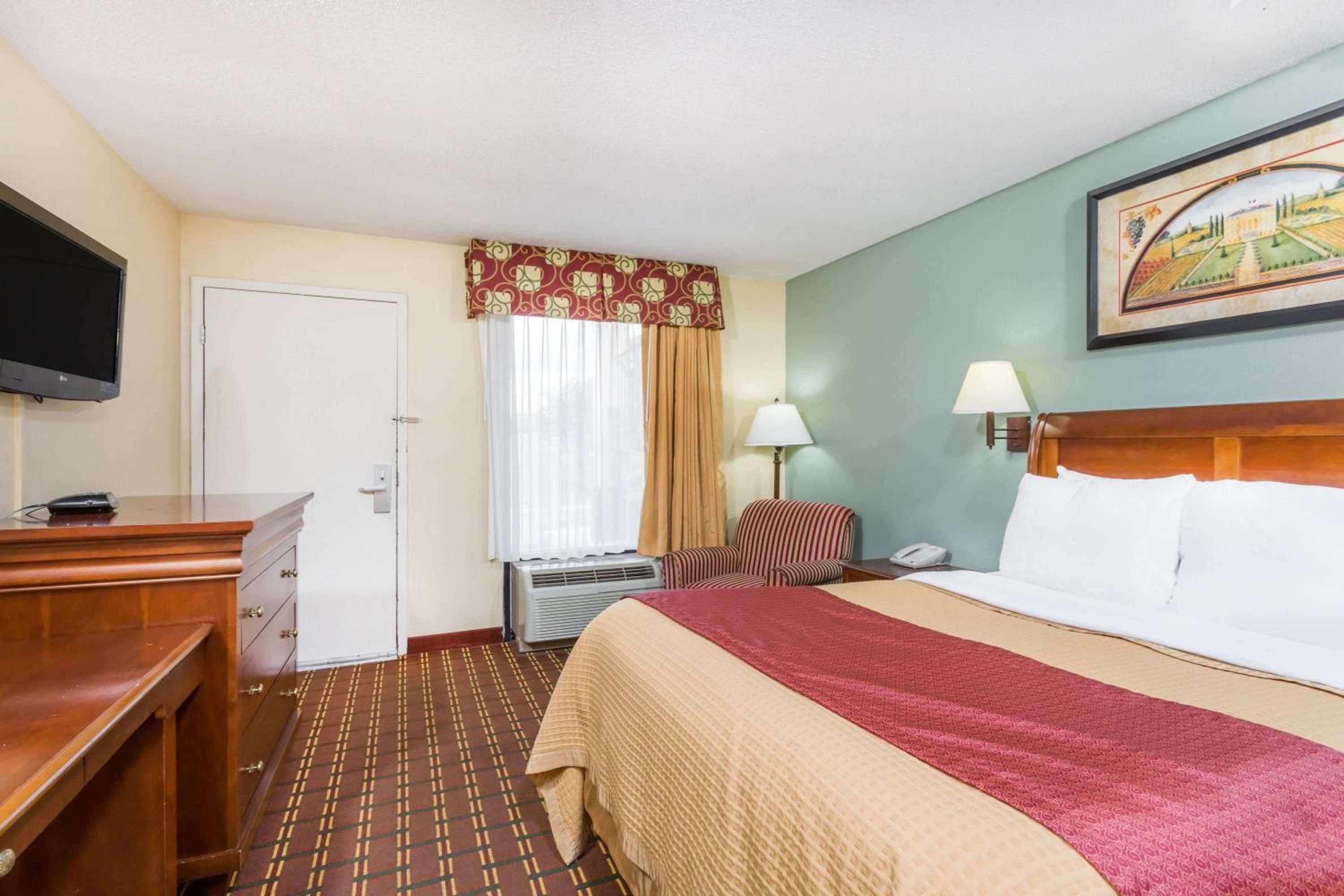King Room - Disability Access/Non-Smoking - Photo 1