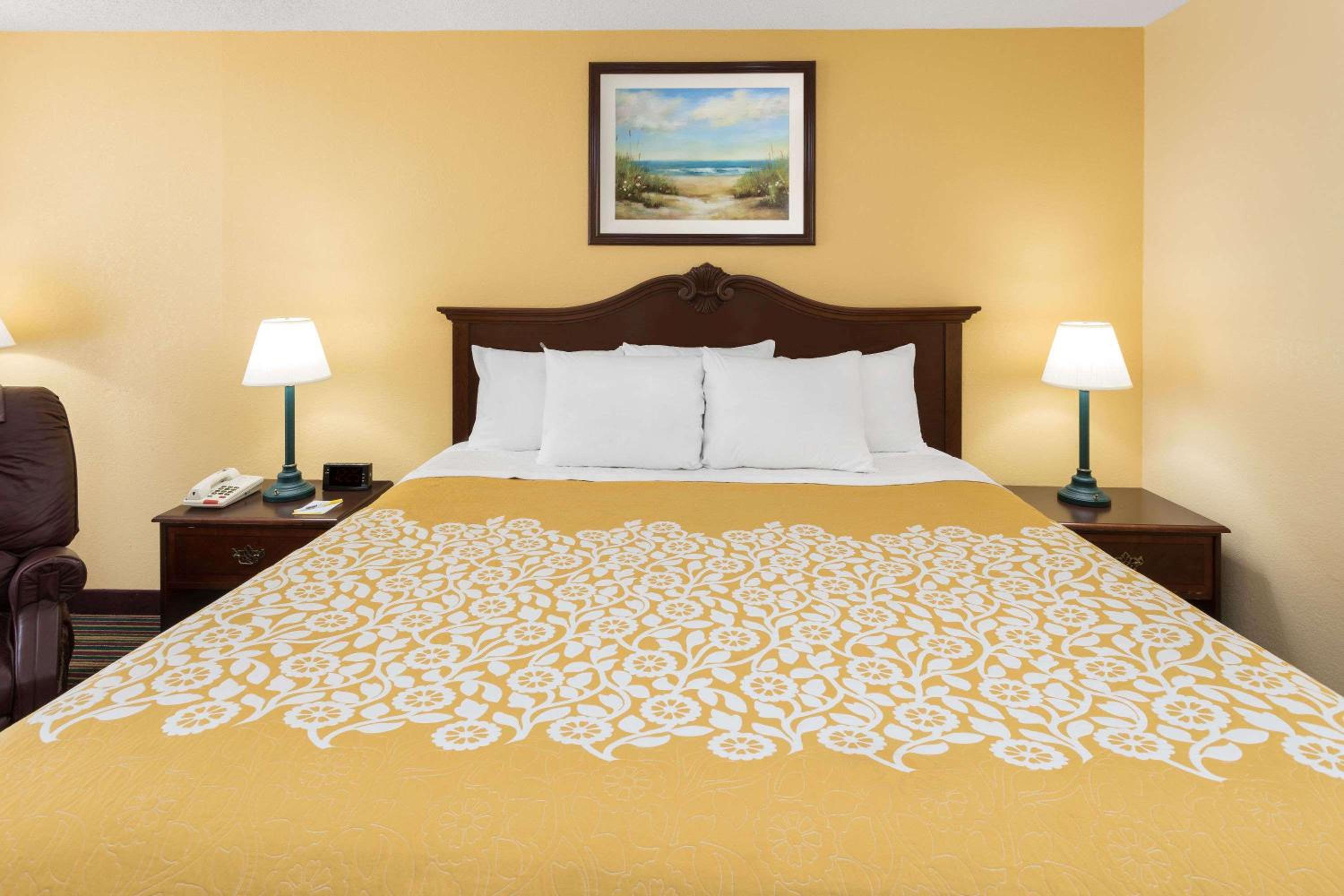 Days Inn by Wyndham Mt Pleasant-Charleston-Patriots Point, Photo 3