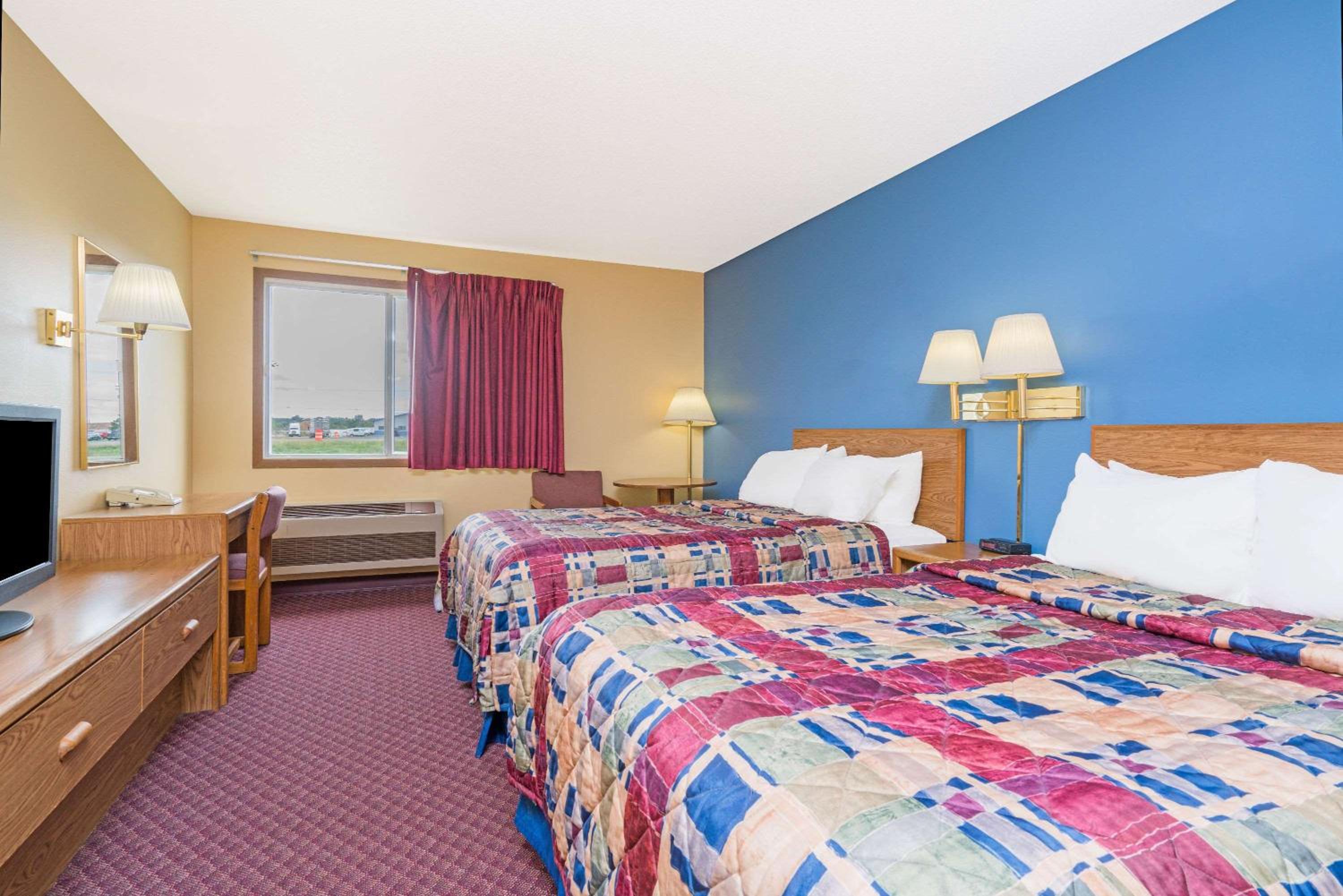 Double Room with Two Double Beds - Non-Smoking - Photo 1