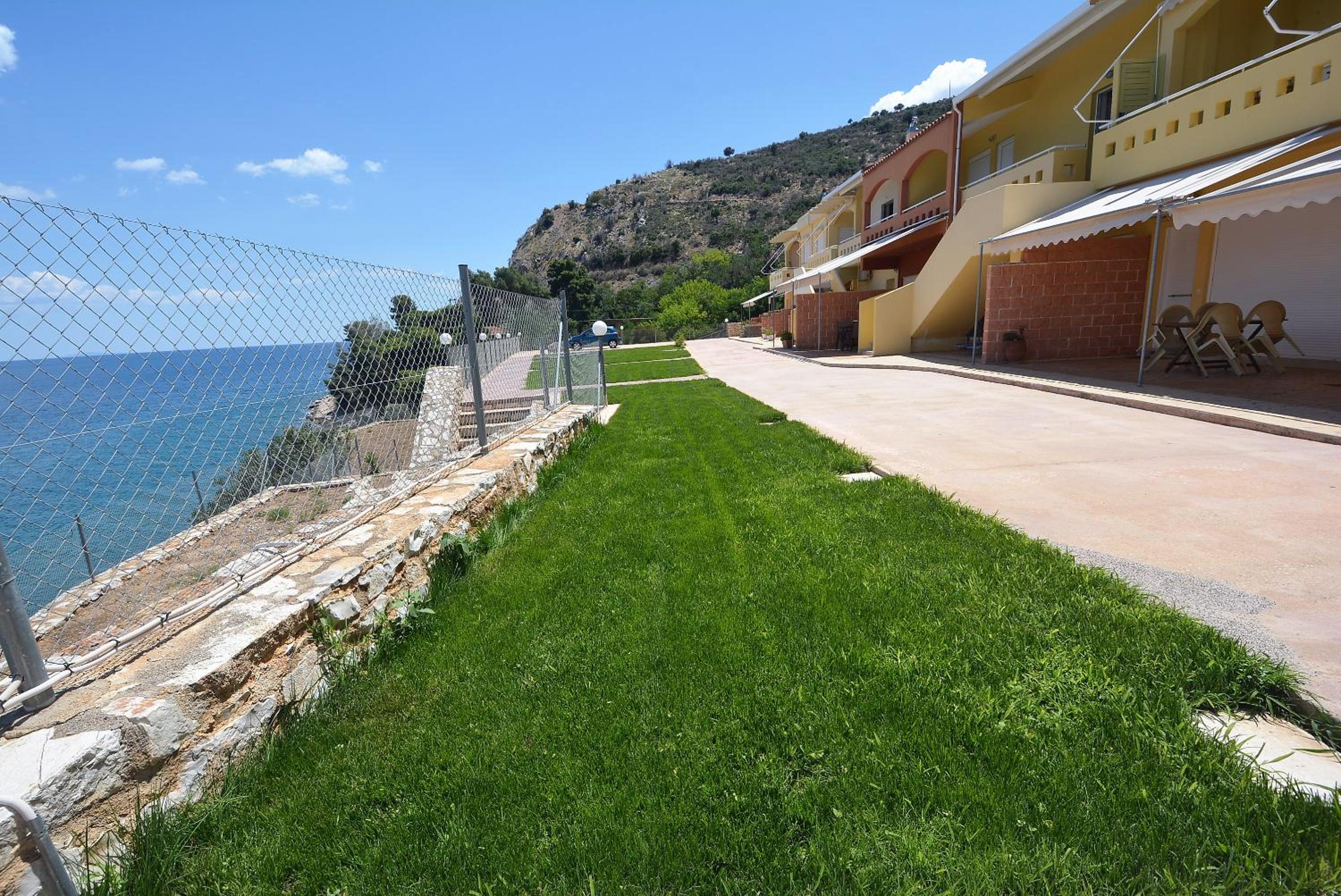 Deluxe Apartment with Sea View (ground floor) photo 2