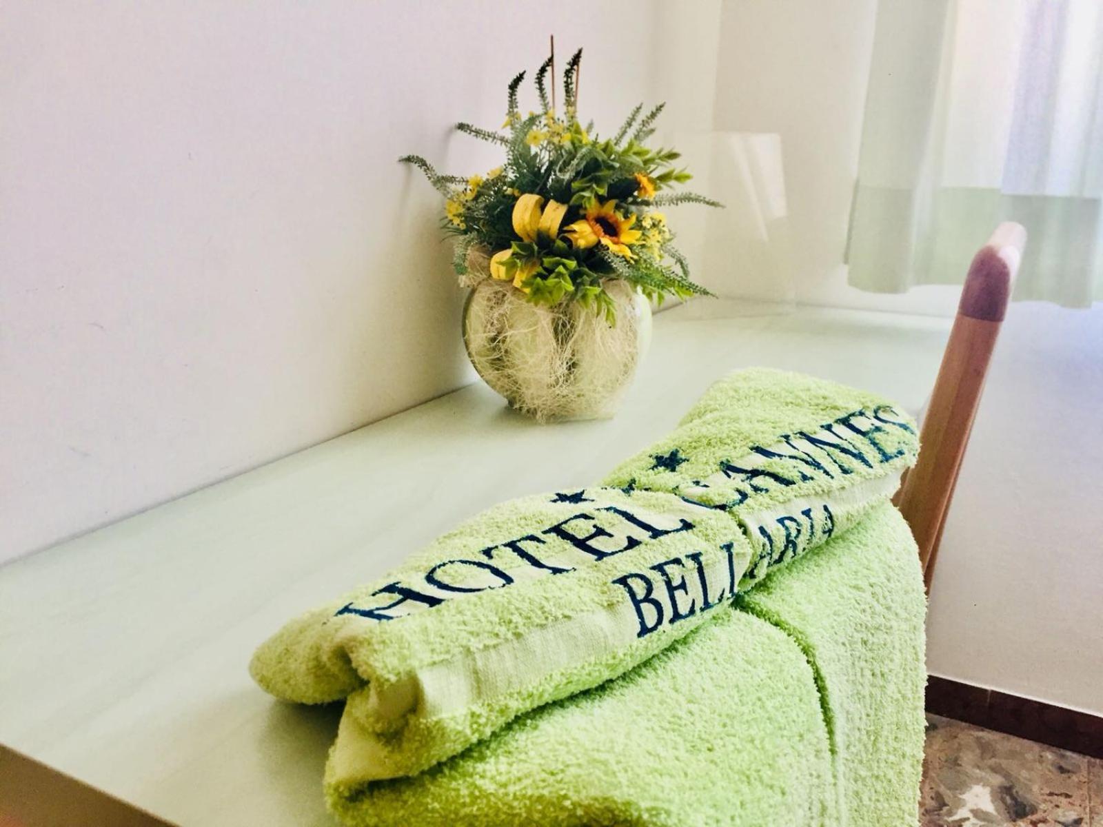 Single Room with Bathroom photo 1