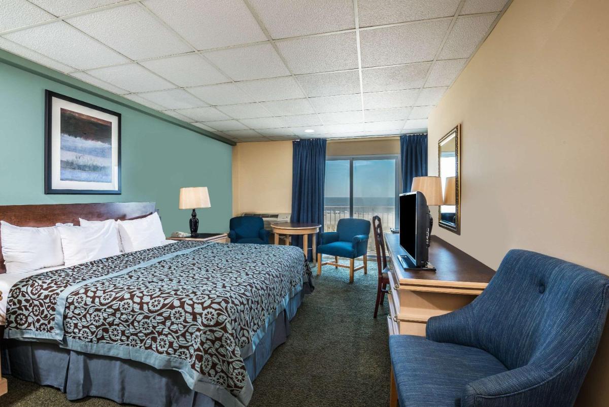 Deluxe King Room - Oceanfront photo 1