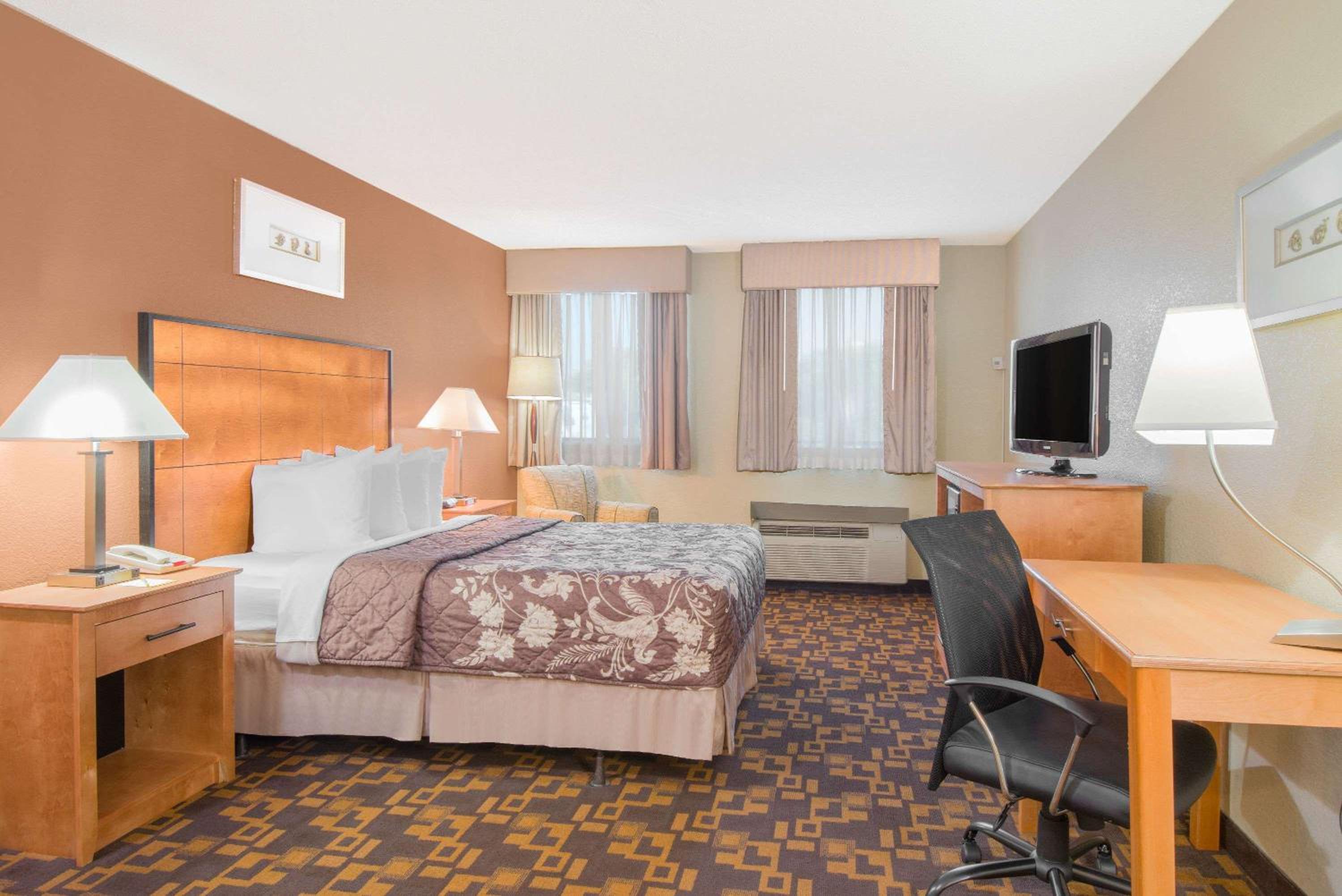 Business King Room - Photo 1