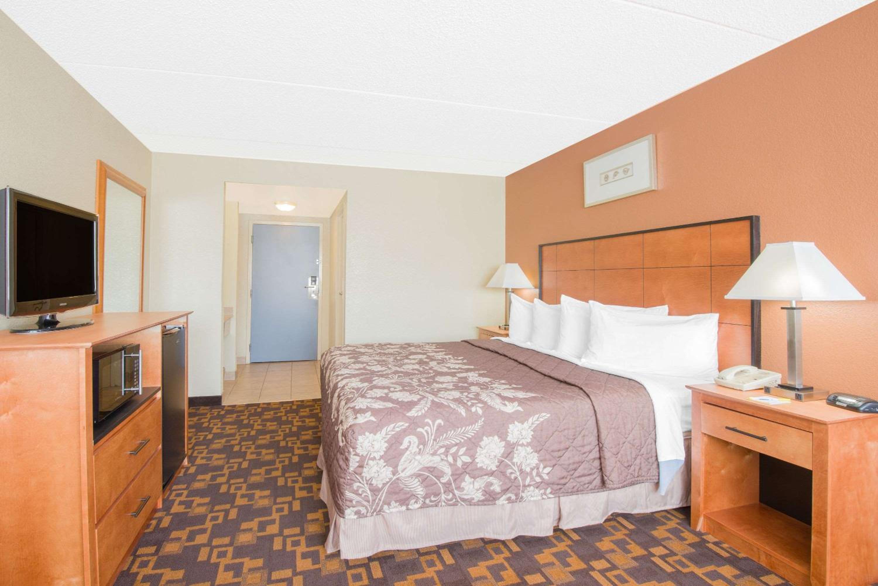 Business King Room - Photo 5