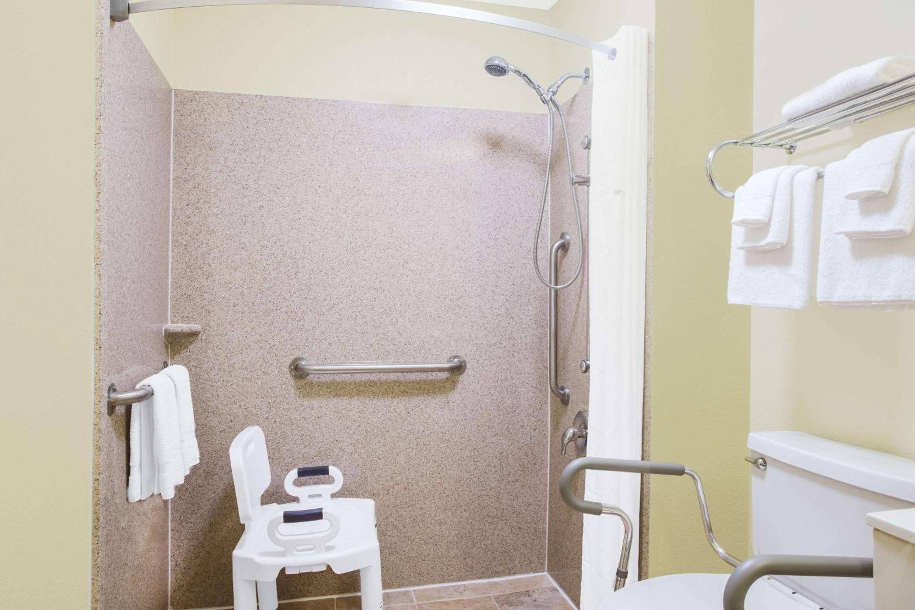 King Room - Mobility Access/Non-Smoking - Photo 5