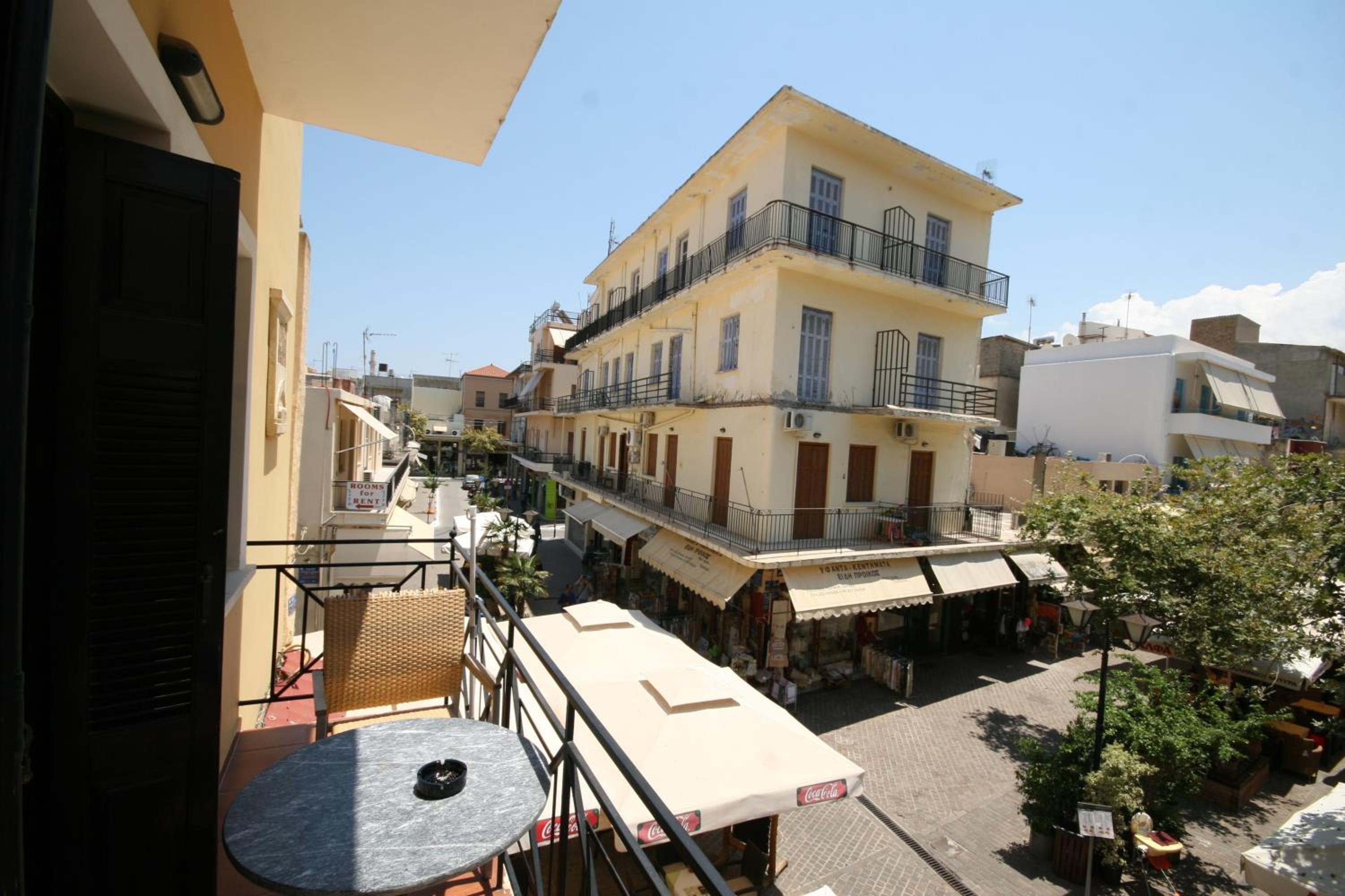 Superior Twin Studio with Balcony  photo 3