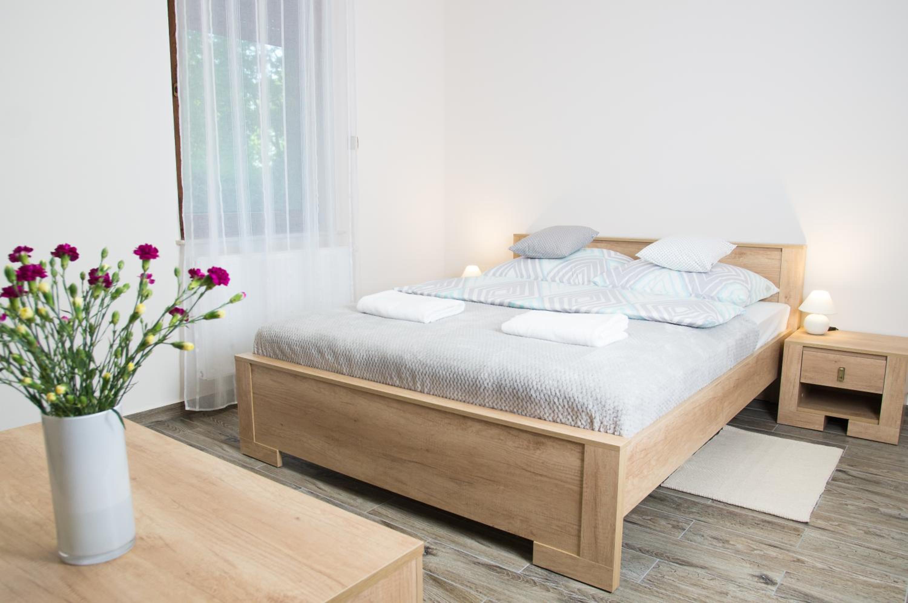 Quadruple Room with Private Bathroom - Photo 4
