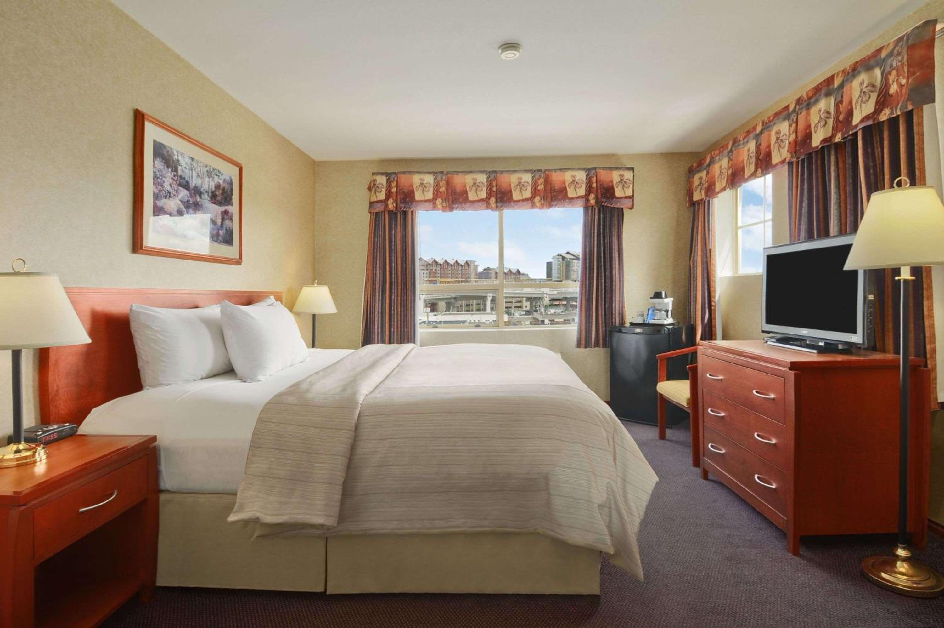 Standard King Room - Photo 1
