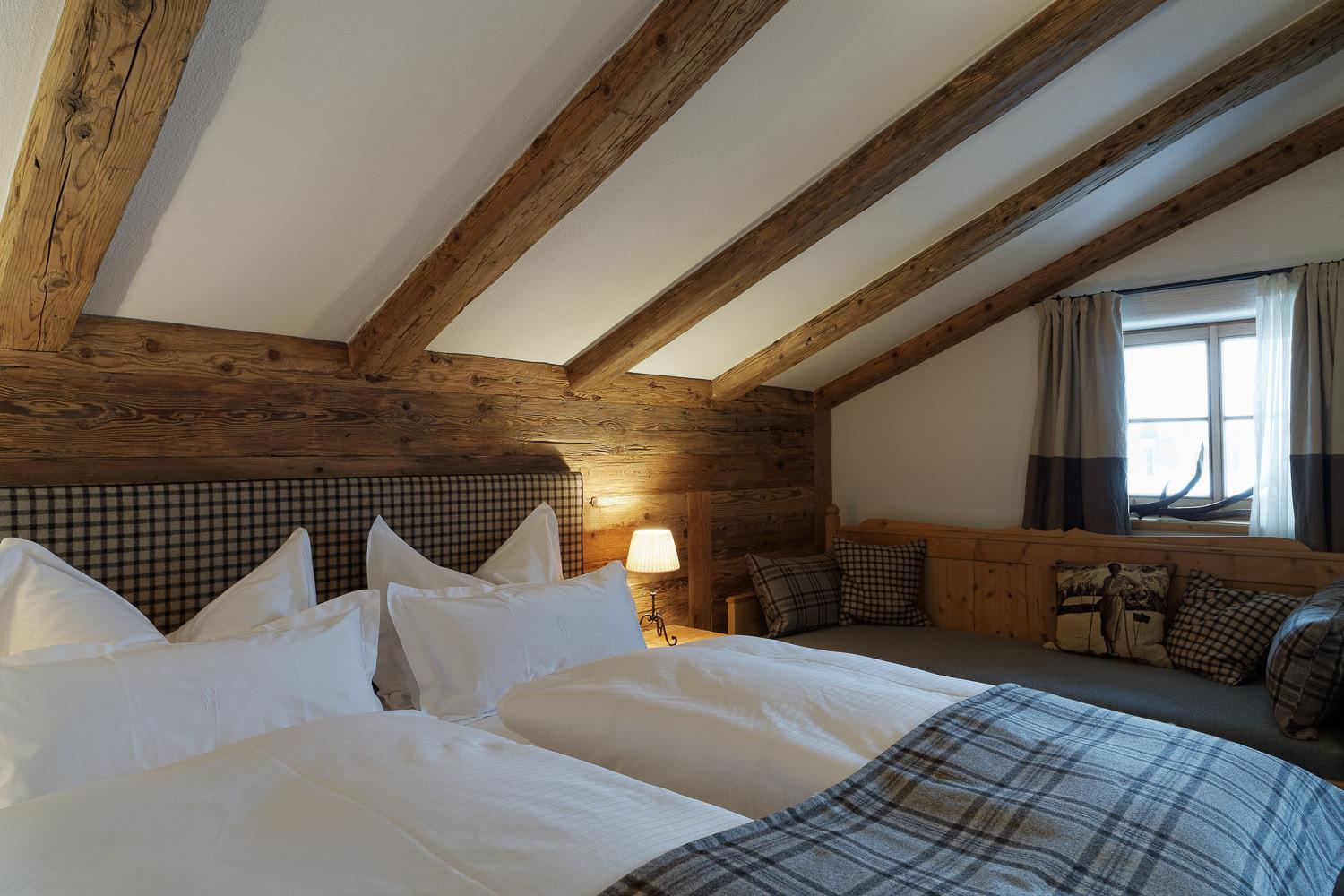 Deluxe Suite with Fireplace photo 3