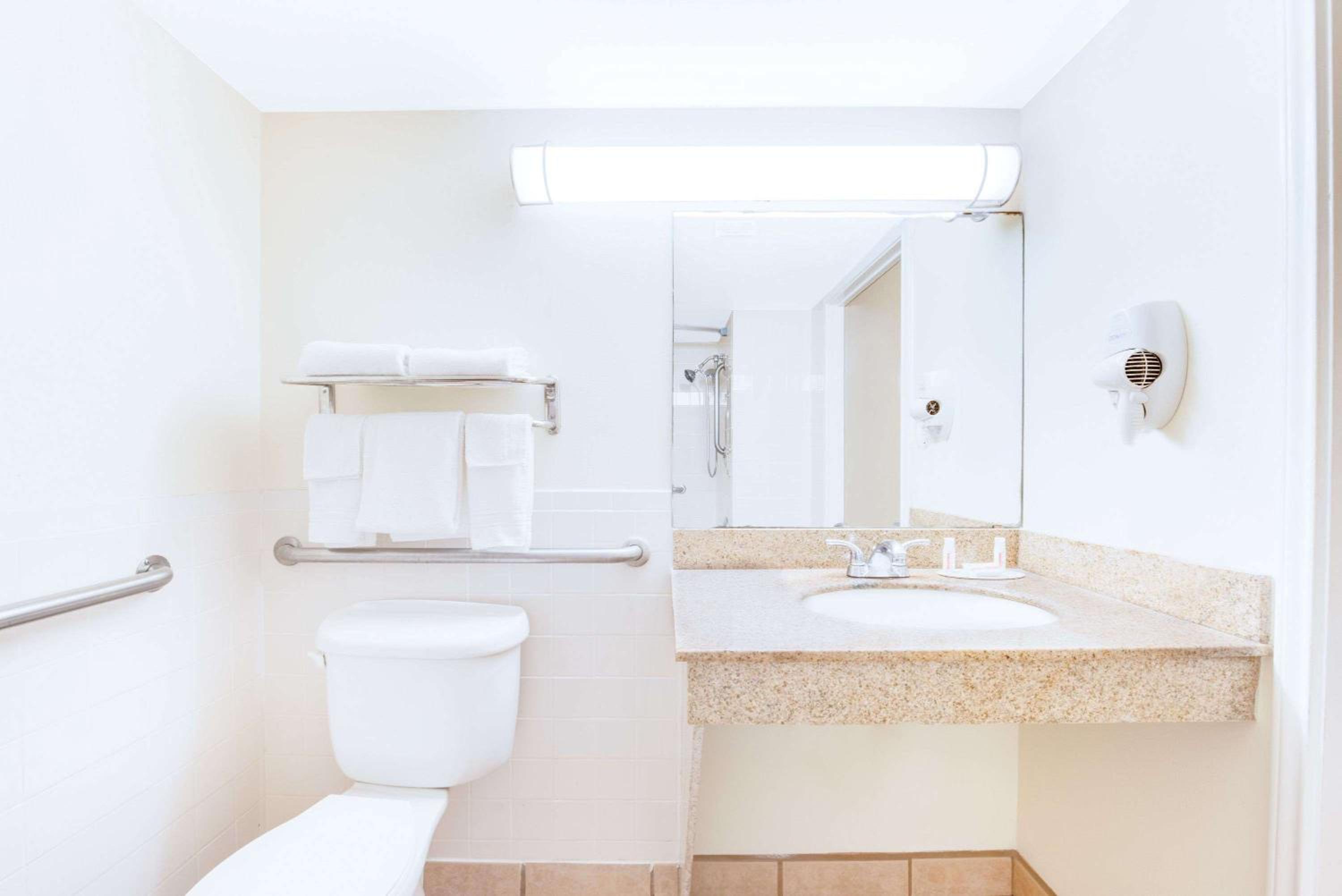 Suite with Two Double Beds and Roll-In Shower - Mobility/Hearing Accessible - Non-Smoking photo 1