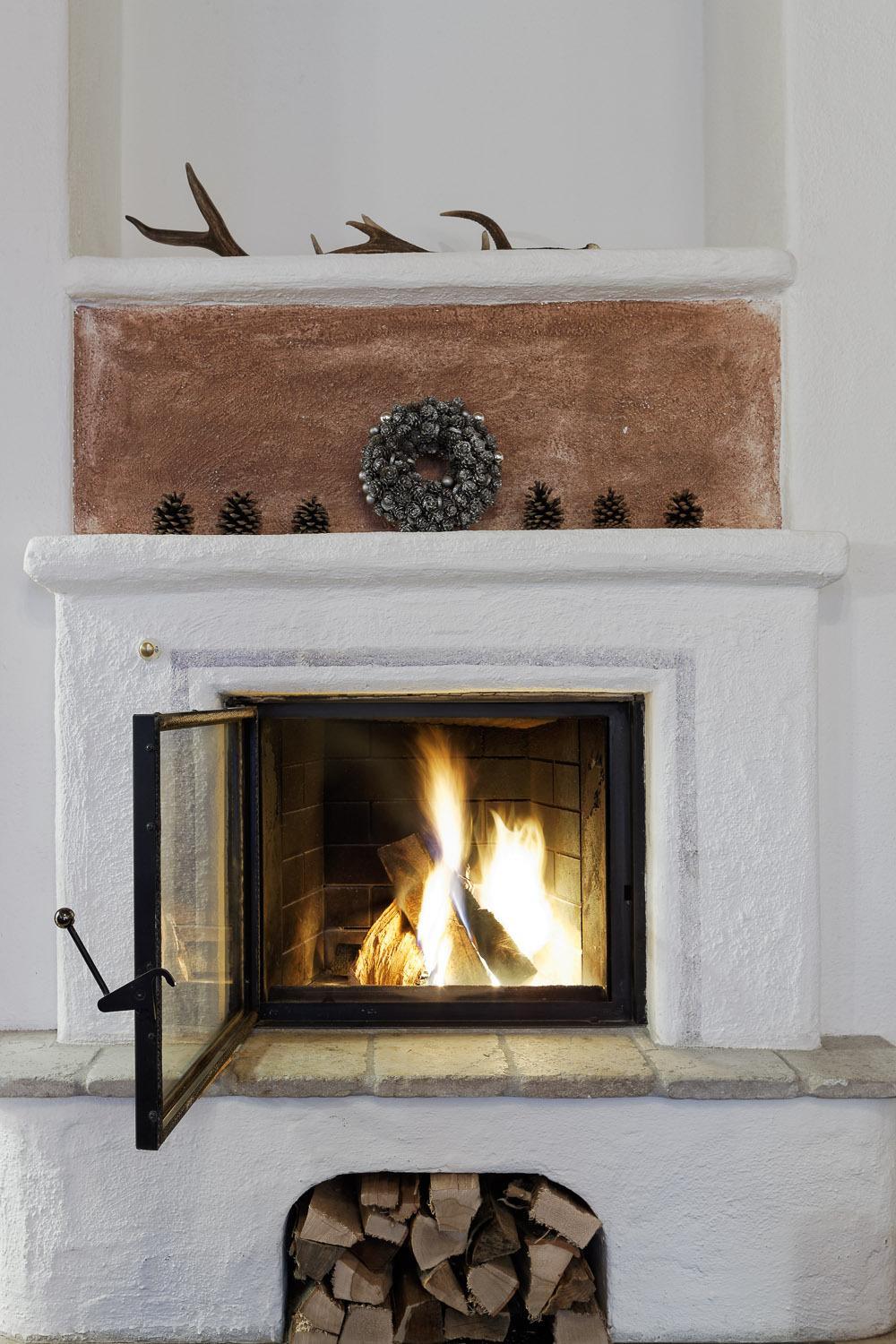 Deluxe King Suite with Fireplace photo 3