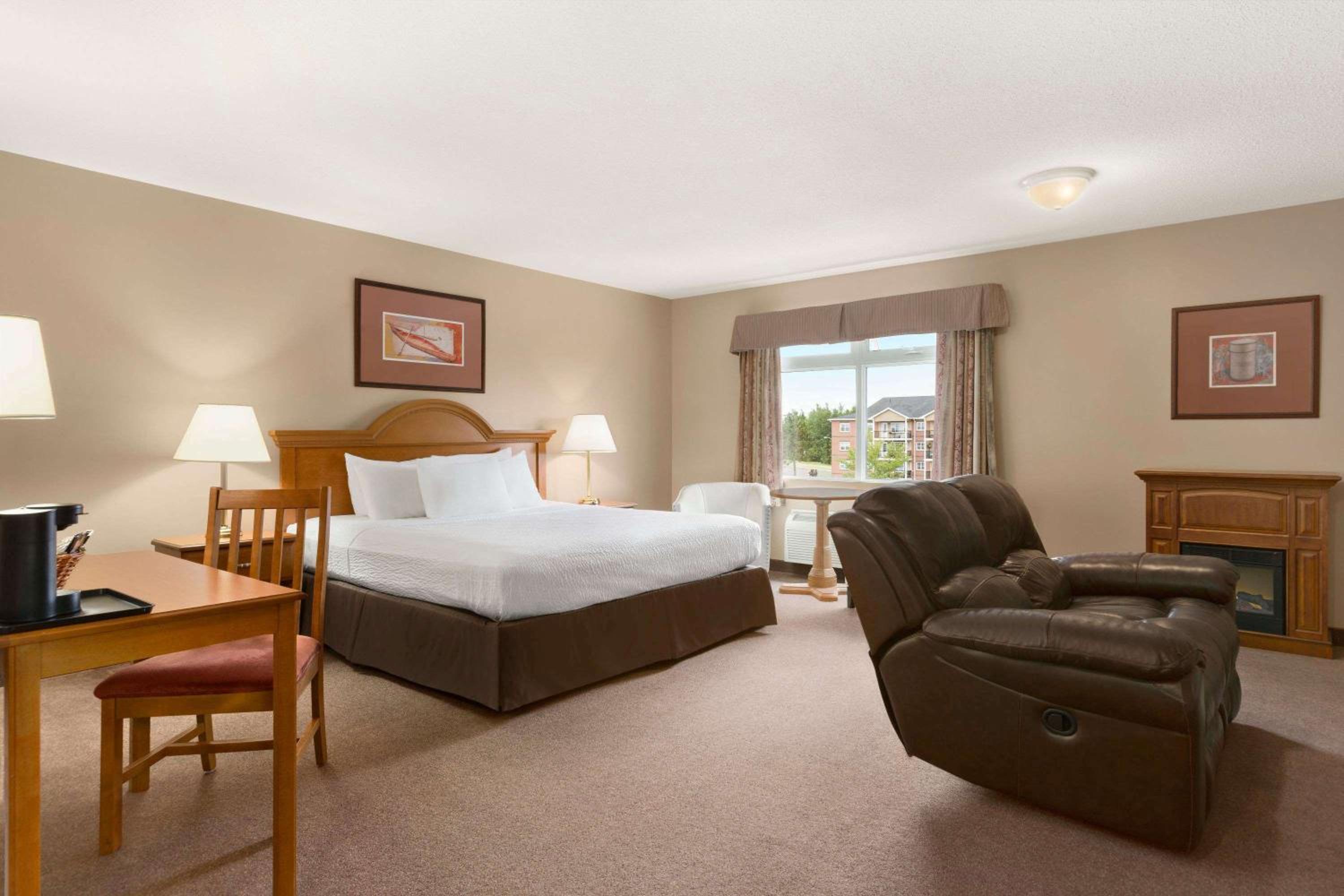 Junior Honeymoon Suite photo 1