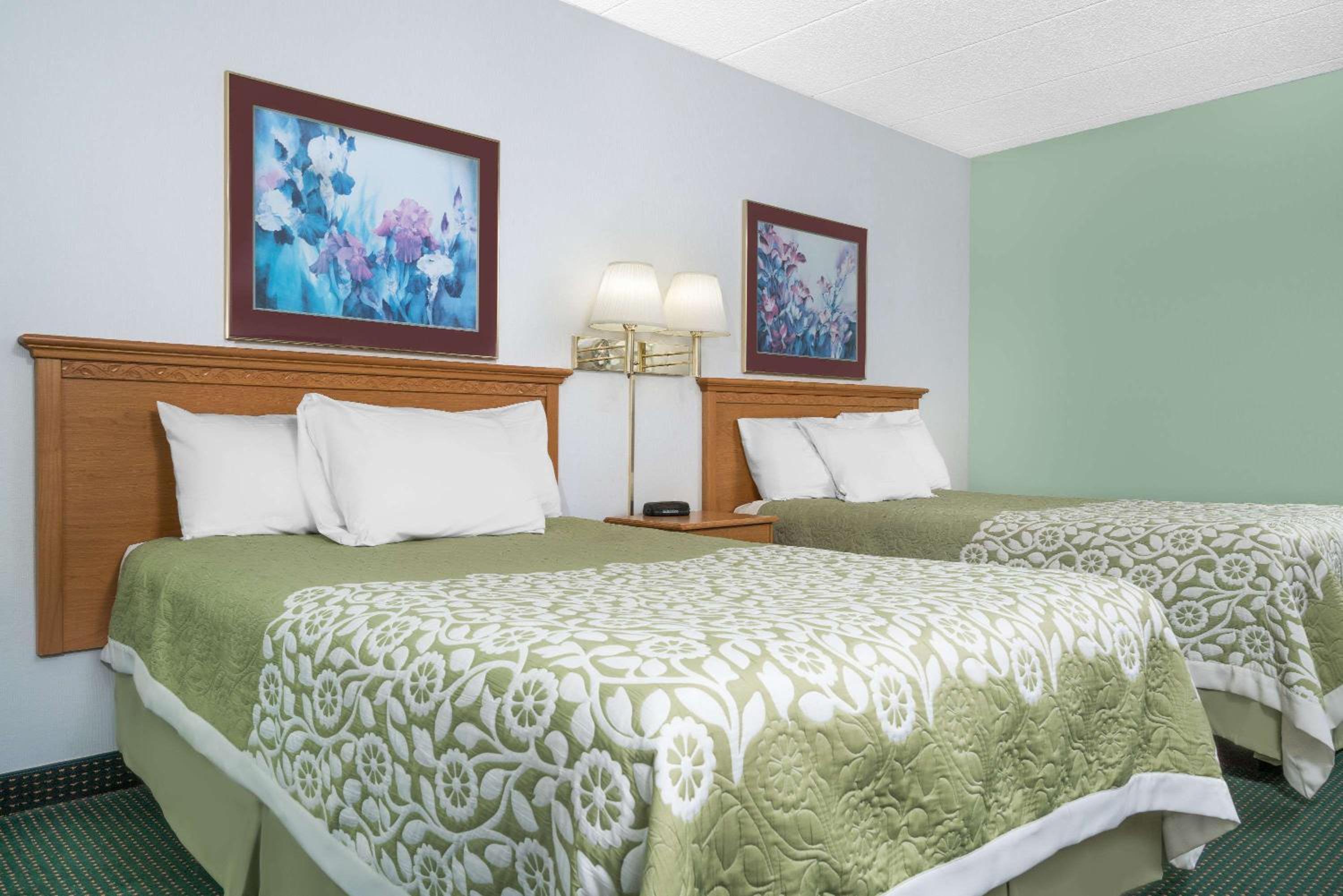 Double Room with Two Double Beds - Non-Smoking - Photo 1