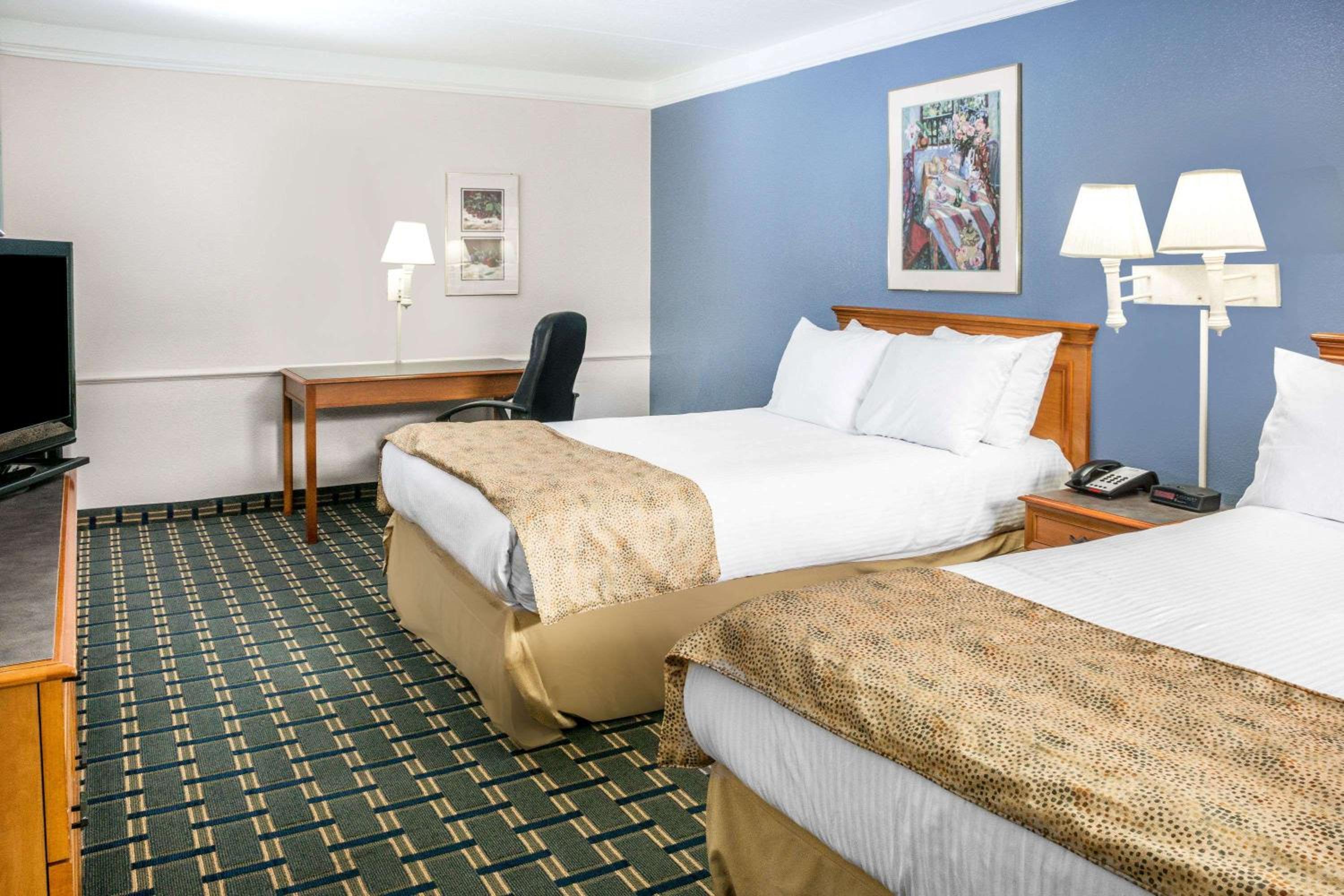 Double Room with Two Double Beds - Non-Smoking