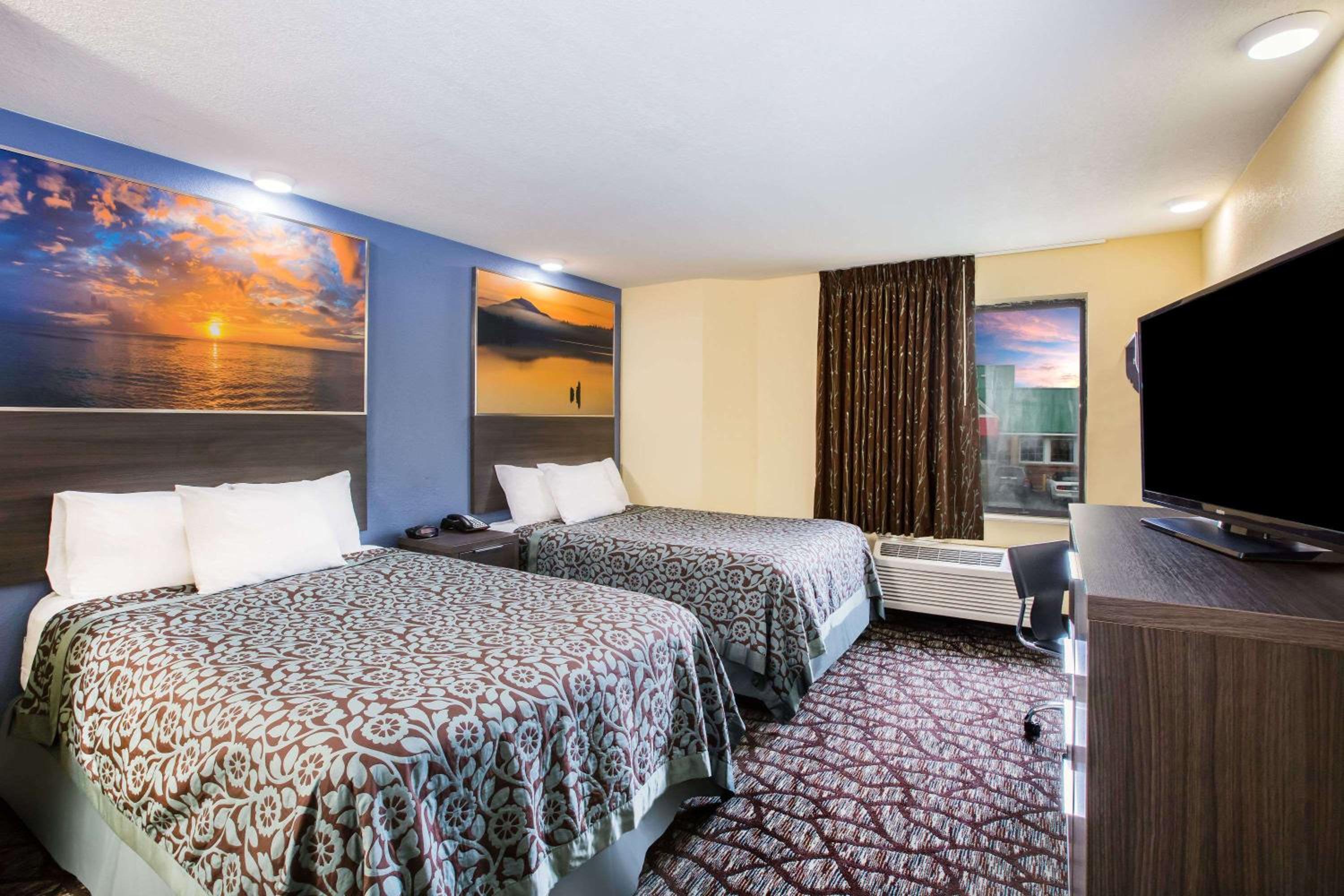 Double Room with Two Double Beds - Non-Smoking - Photo 8