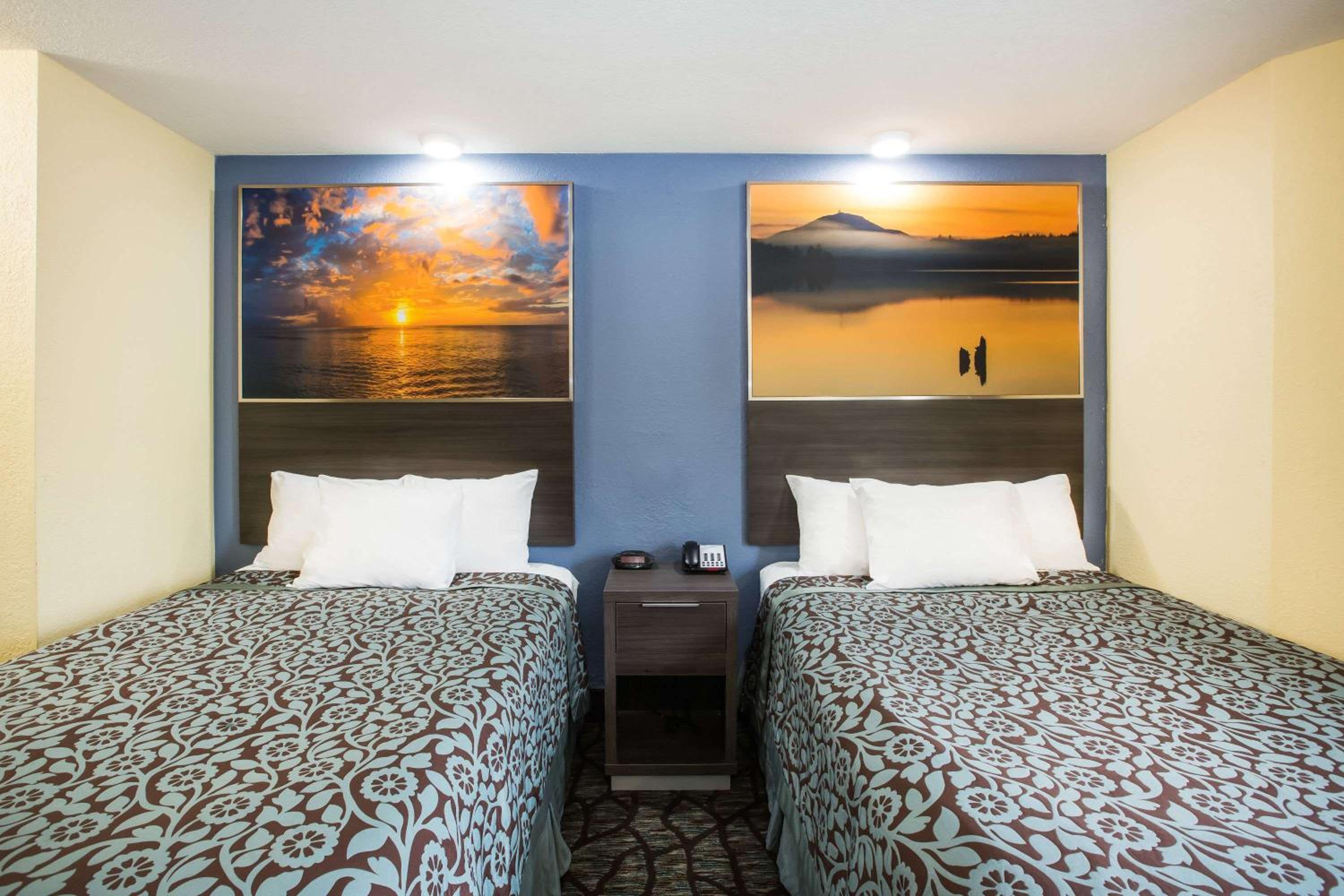 Double Room with Two Double Beds - Non-Smoking - Photo 7