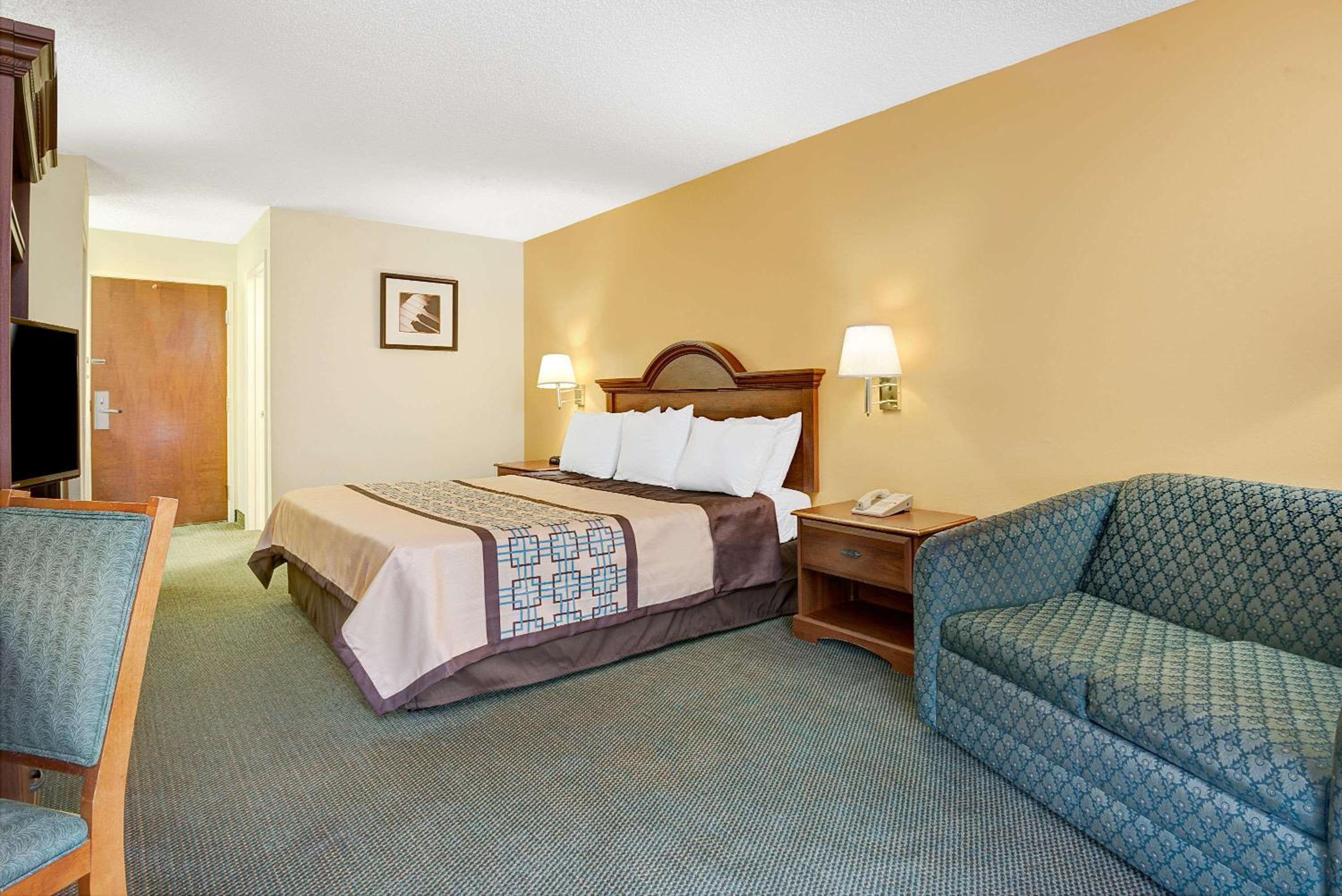 King Studio Suite - Non-Smoking - Photo 2