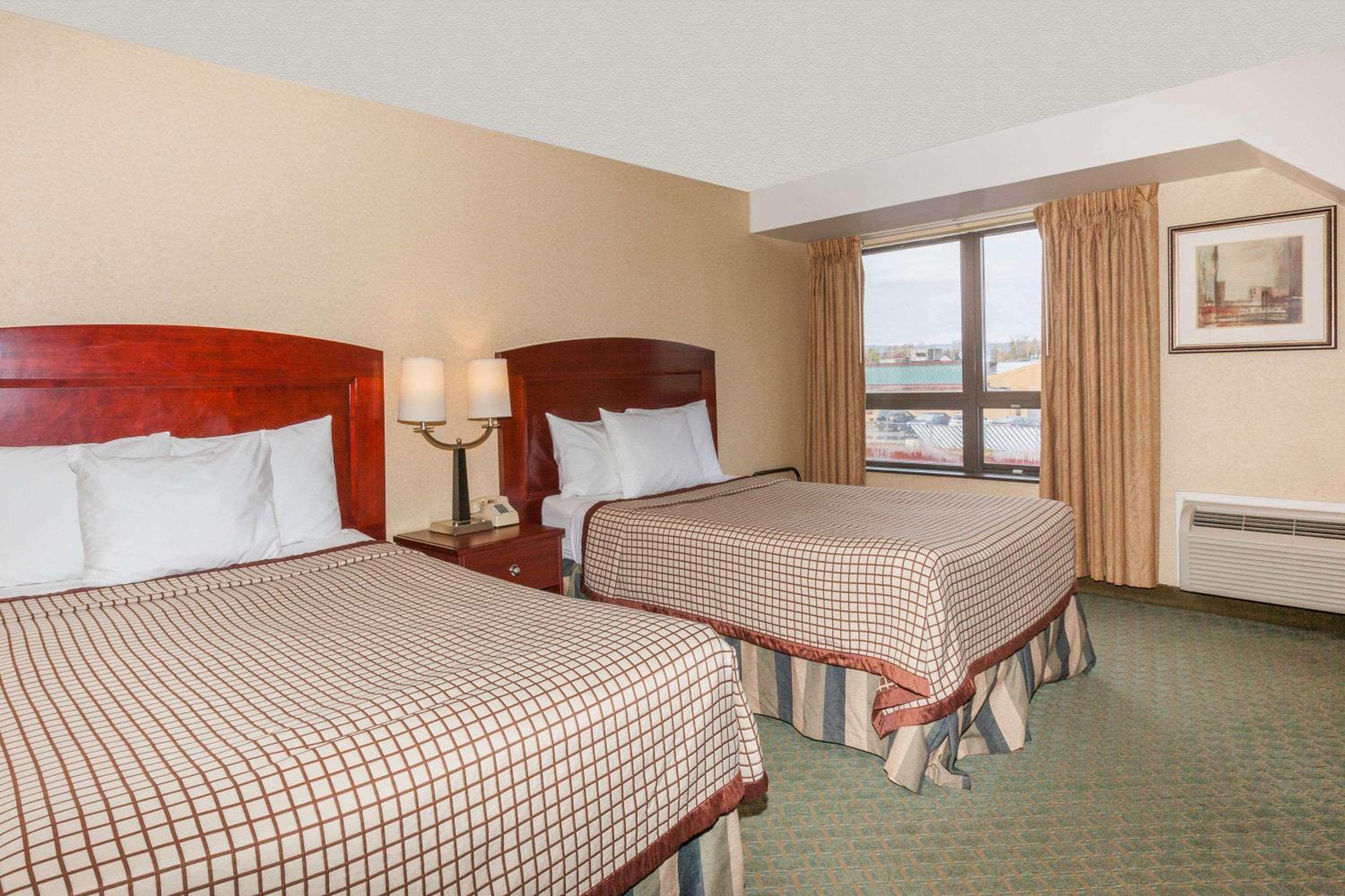 Double Room with Two Double Beds - Non-Smoking - Photo 2
