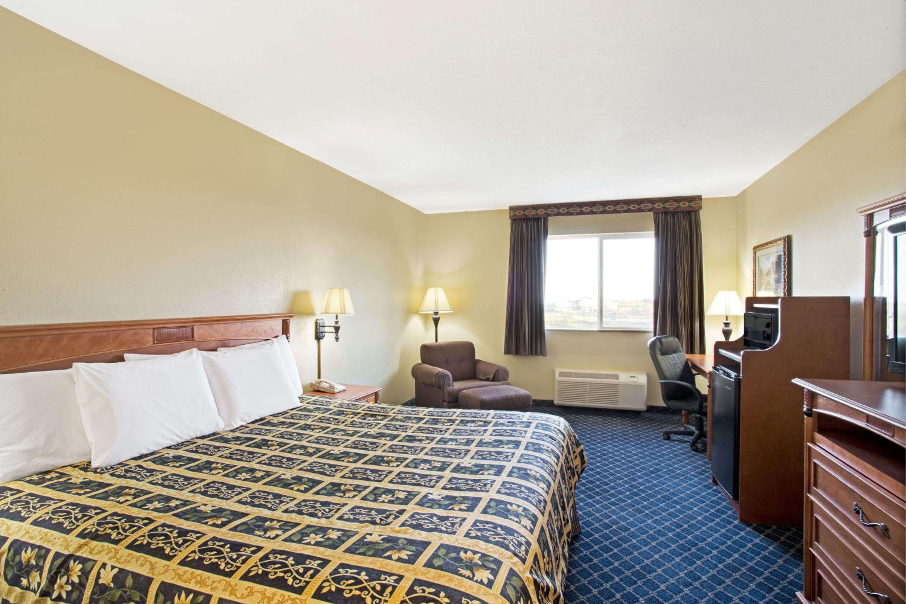 King Room, Disability Access, Non-Smoking - Photo 4