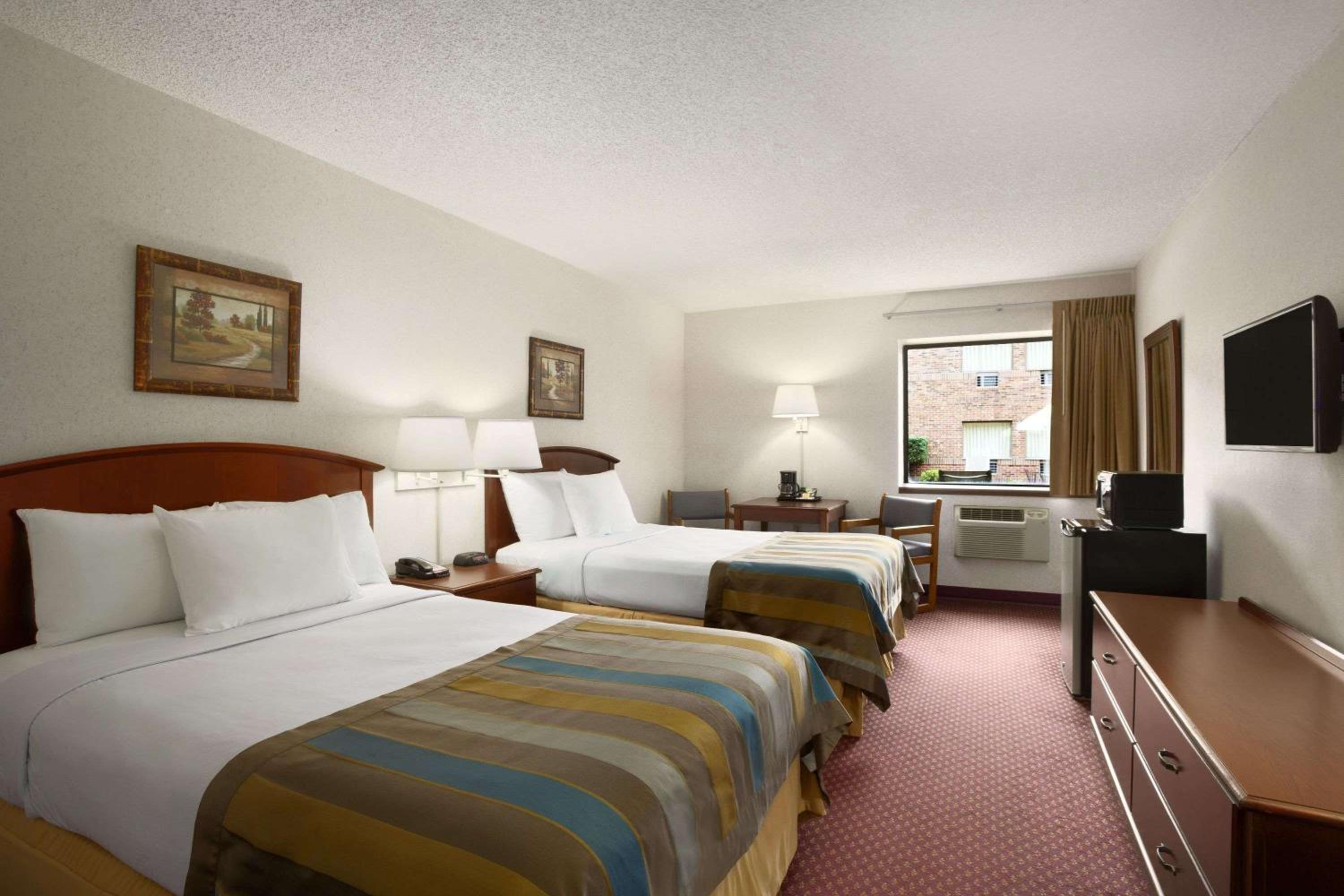 Double Room with Two Double Beds - Non-Smoking photo 1
