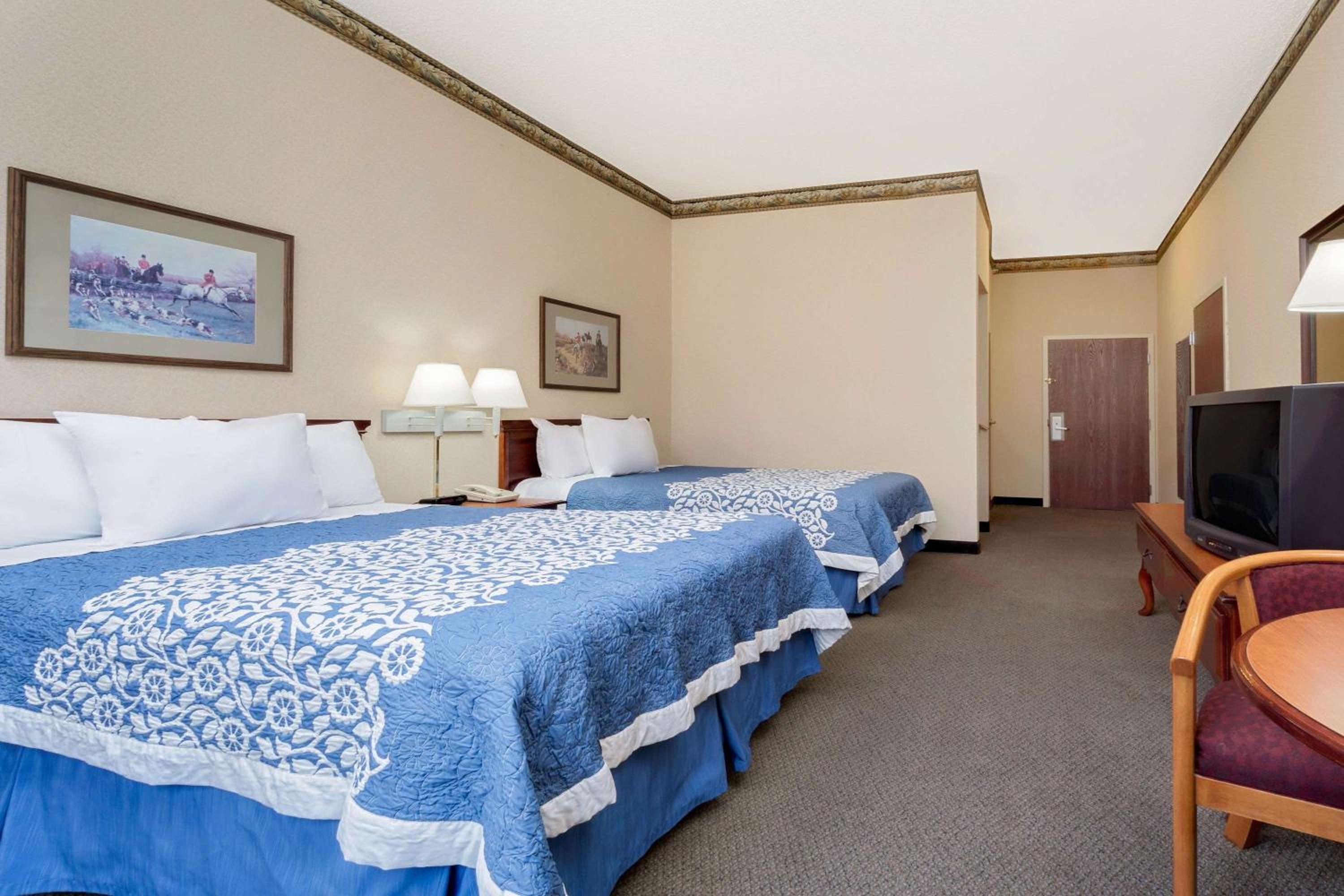 Deluxe Double Room - Disability Access/Non-Smoking photo 2