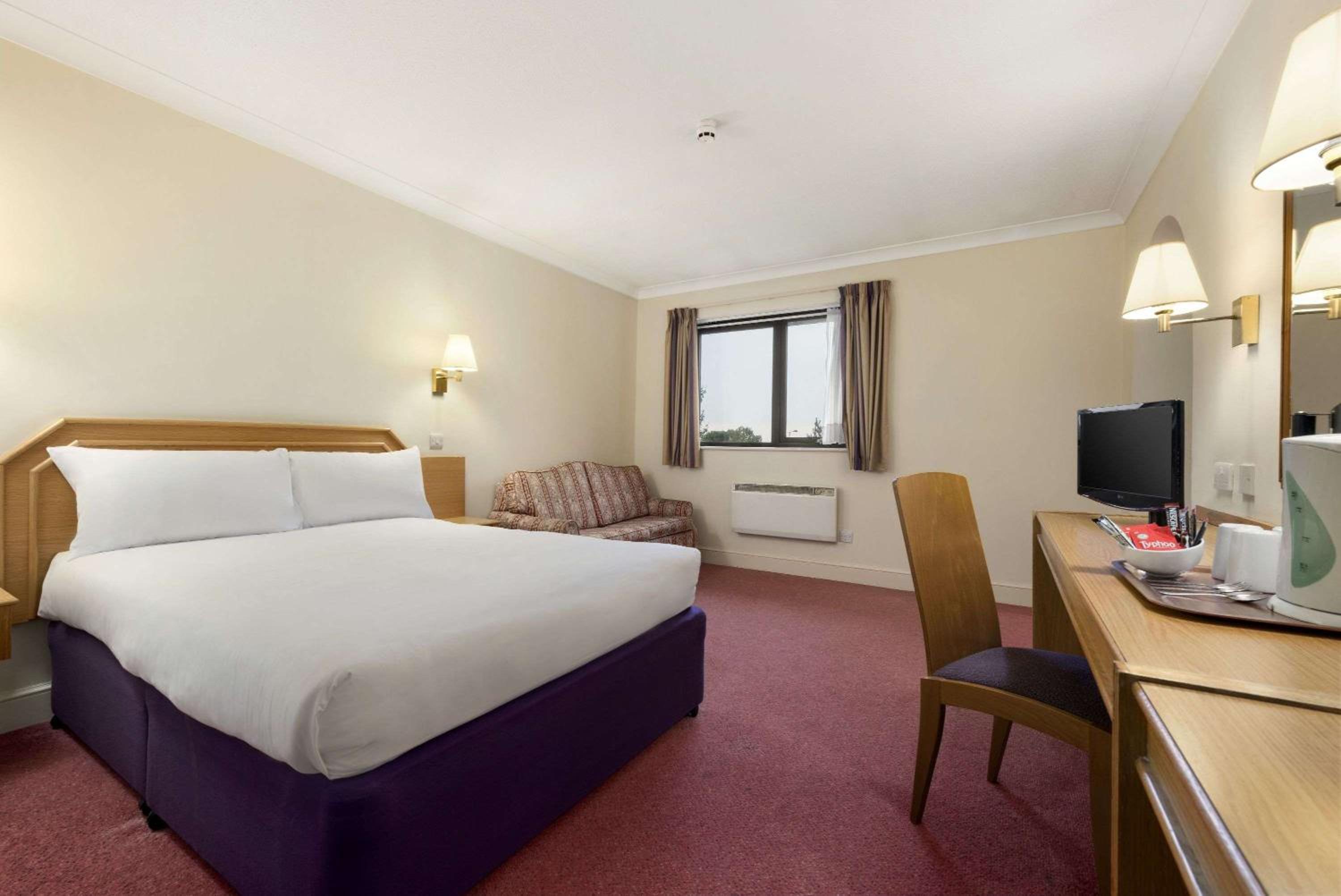 Double Room with Sofa Bed and Pull-out Bed - Photo 1