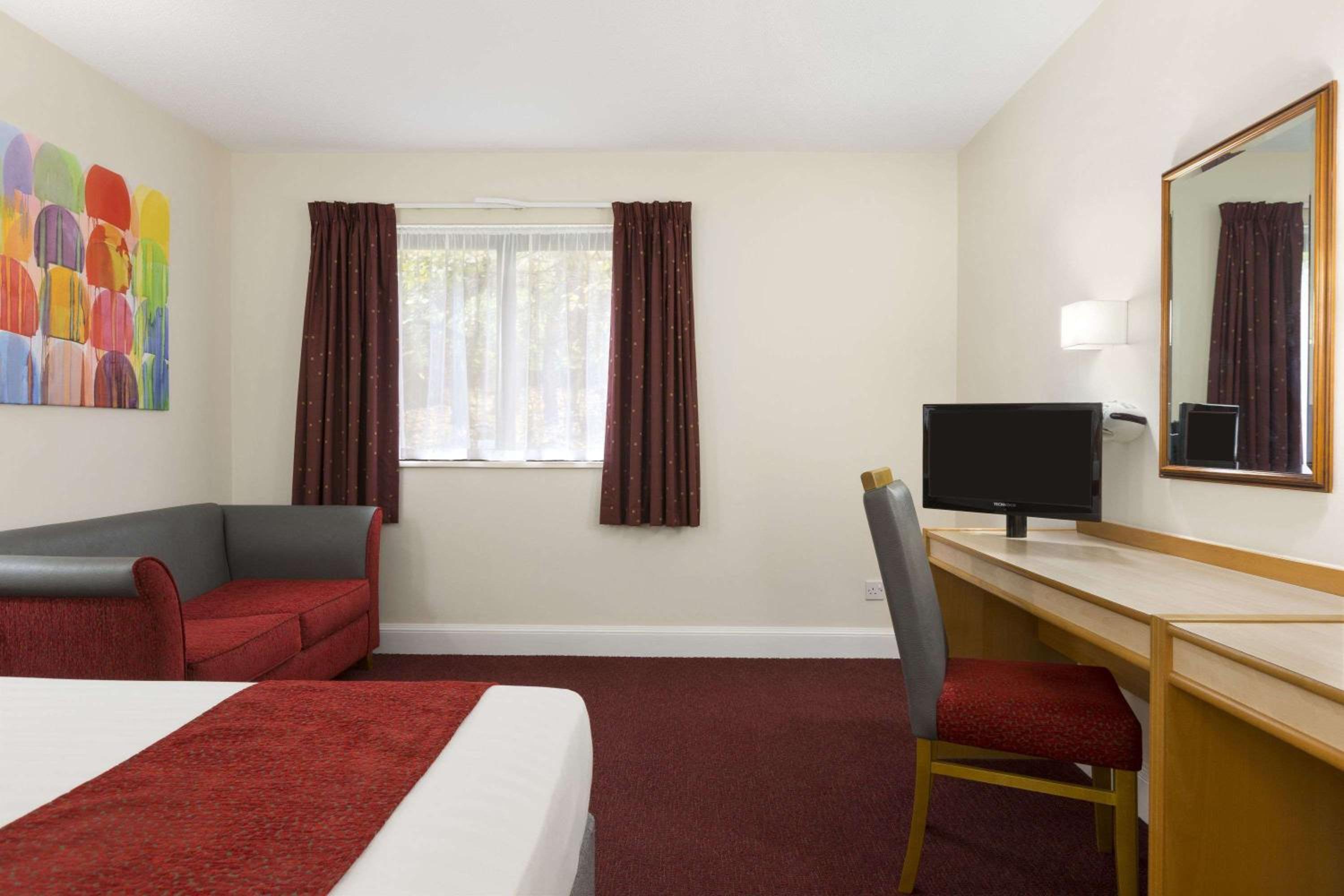 Double Room with Sofa Bed photo 3