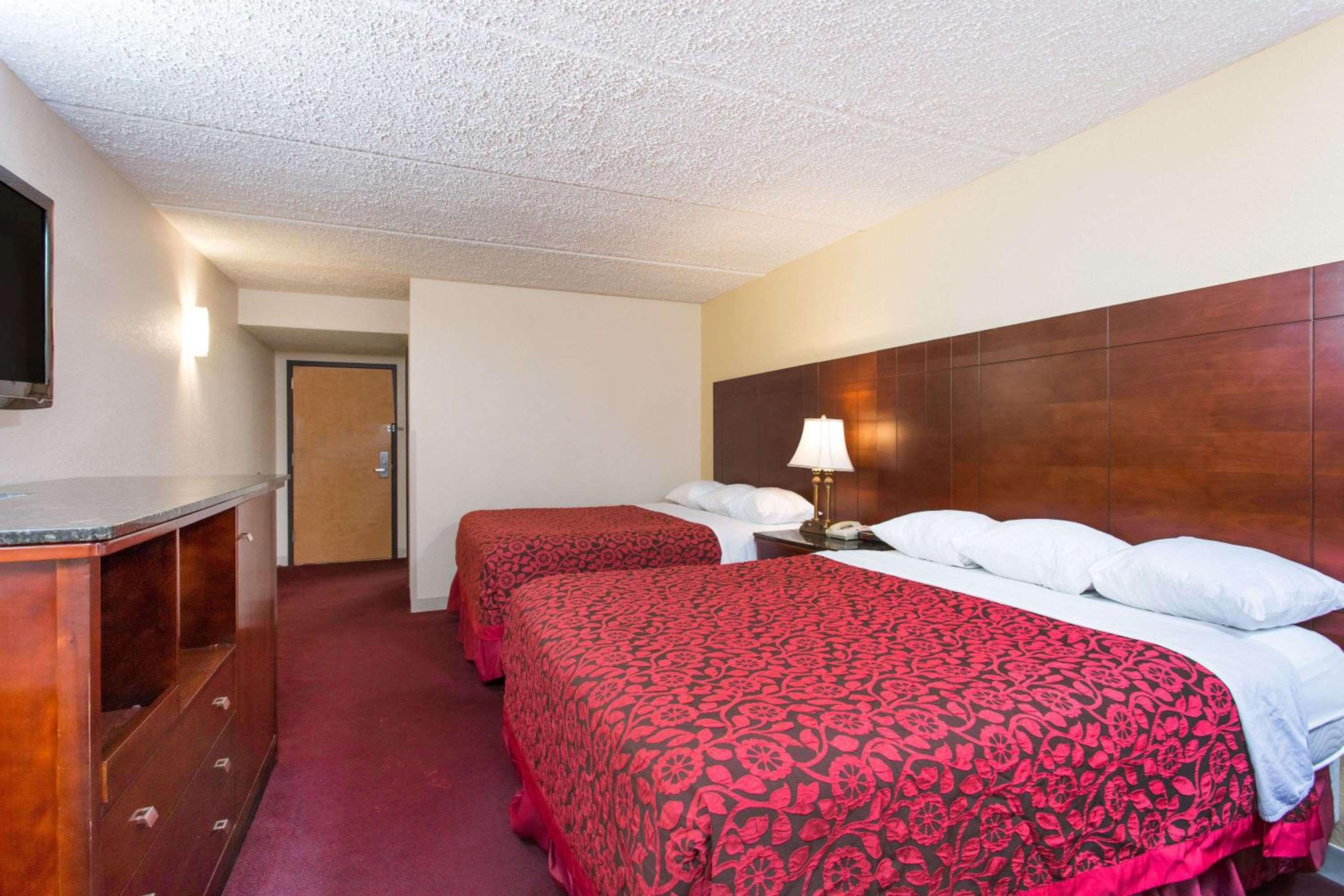 Double Room With Two Double Beds - Smoking - Photo 4