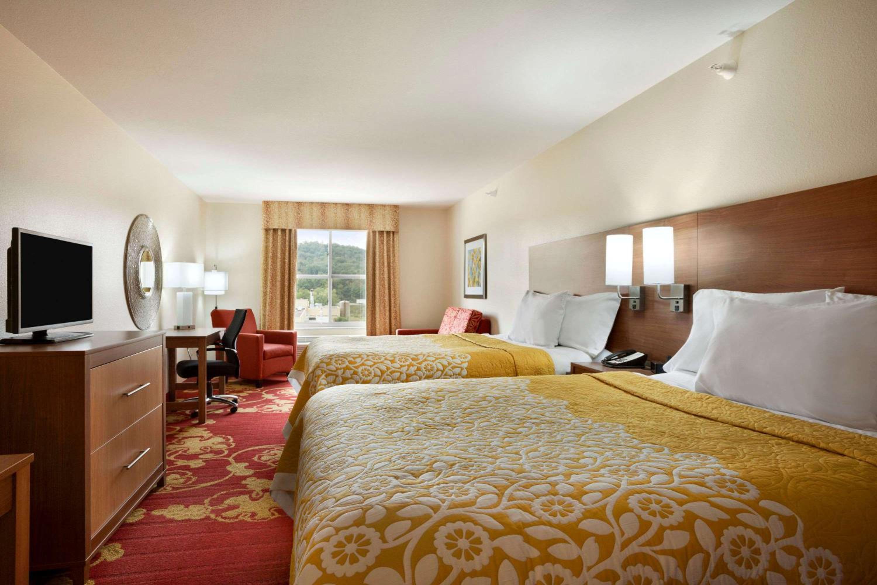 Studio Suite with Two Queen Beds - Non-Smoking