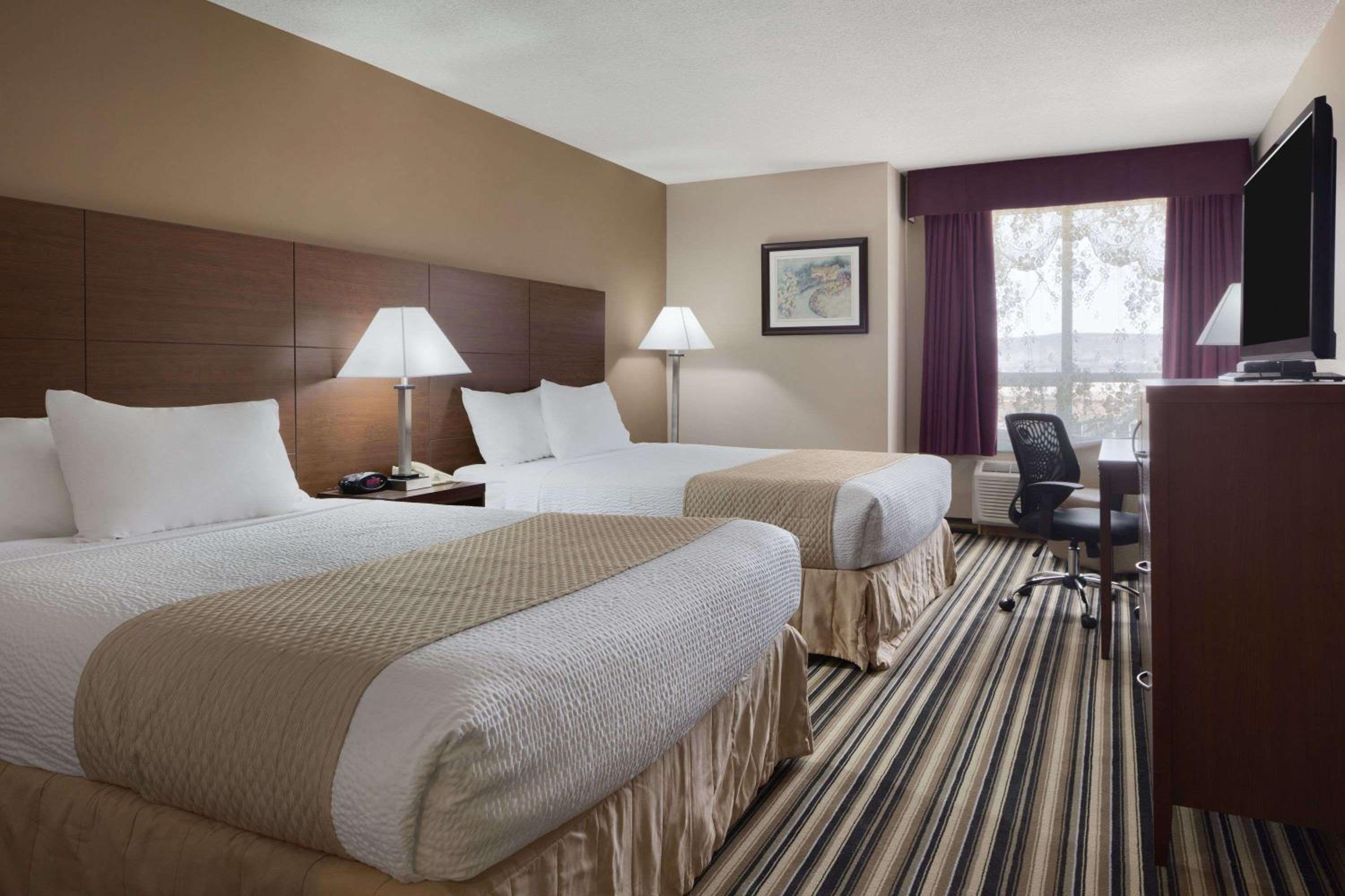 Queen Room with Two Queen Beds - Non-Smoking