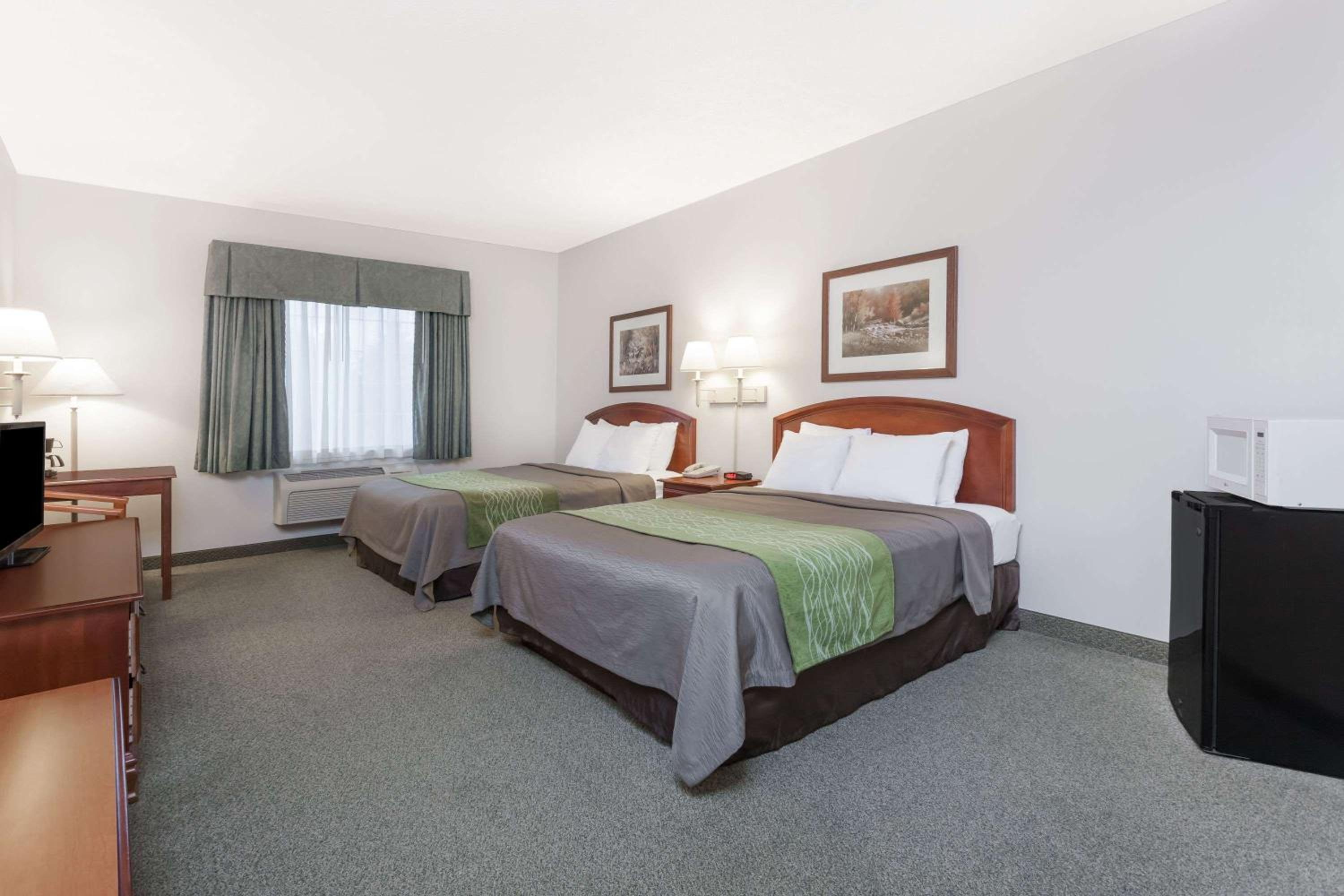 Deluxe Queen Room - Disability Access/Non-Smoking - Photo 1