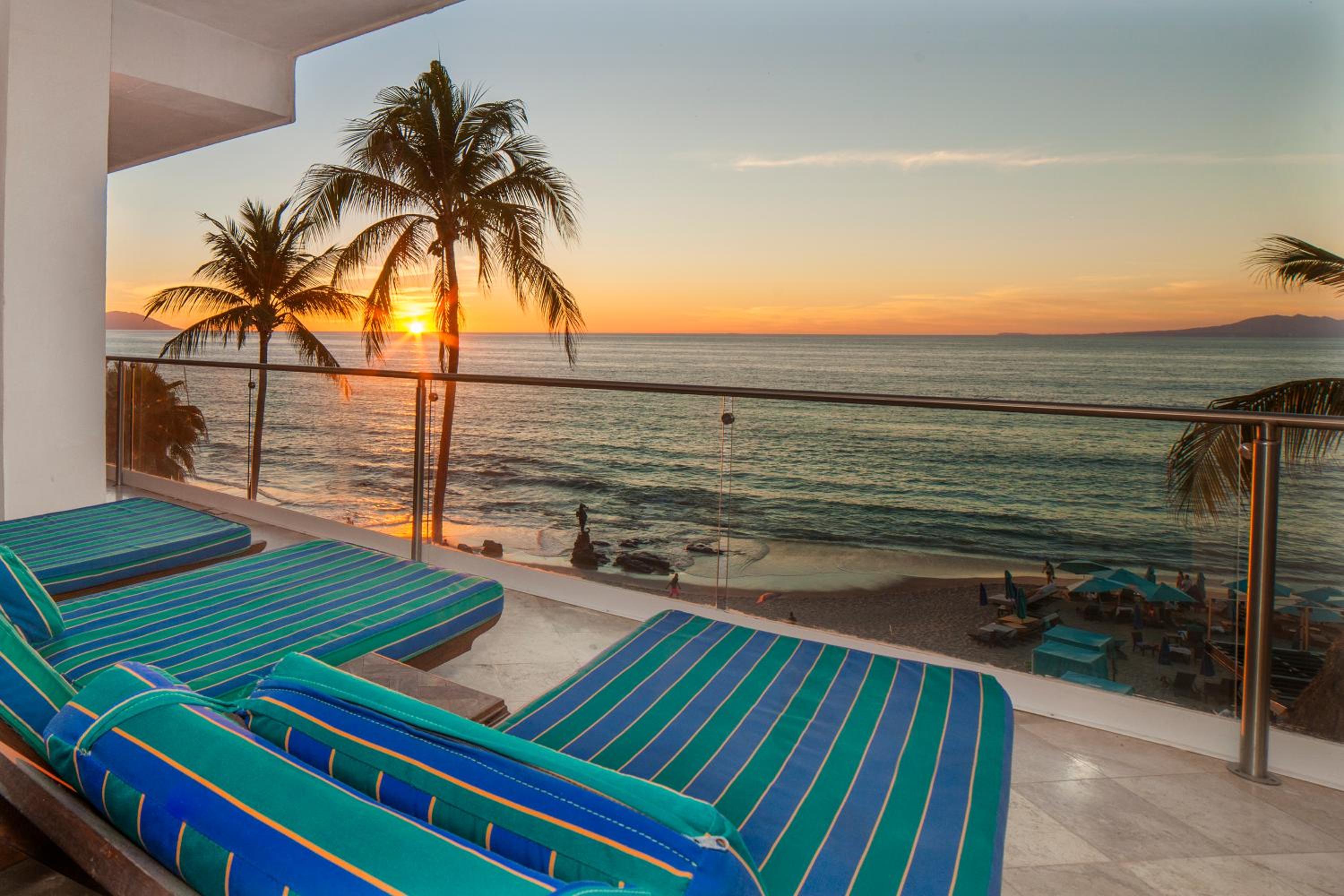 Three-Bedroom Suite with Private Pool - Photo 48