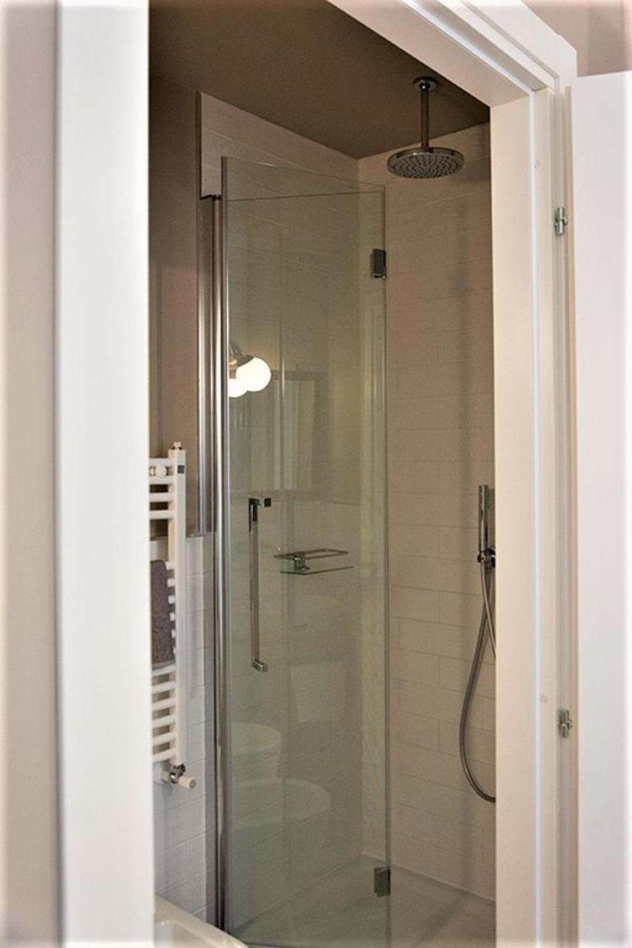 Deluxe Double Room with Shower photo 2
