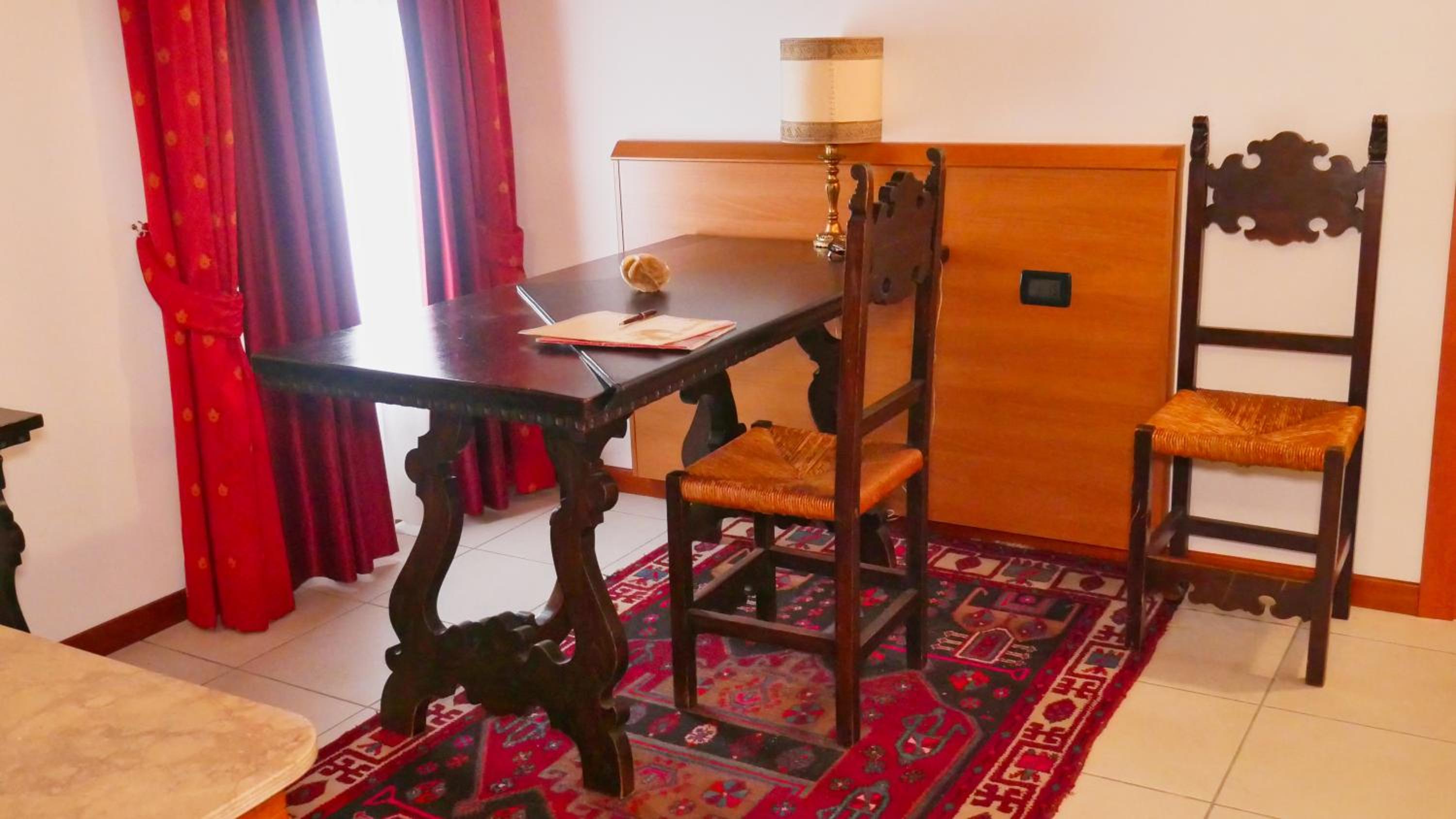 Deluxe Single Room photo 3