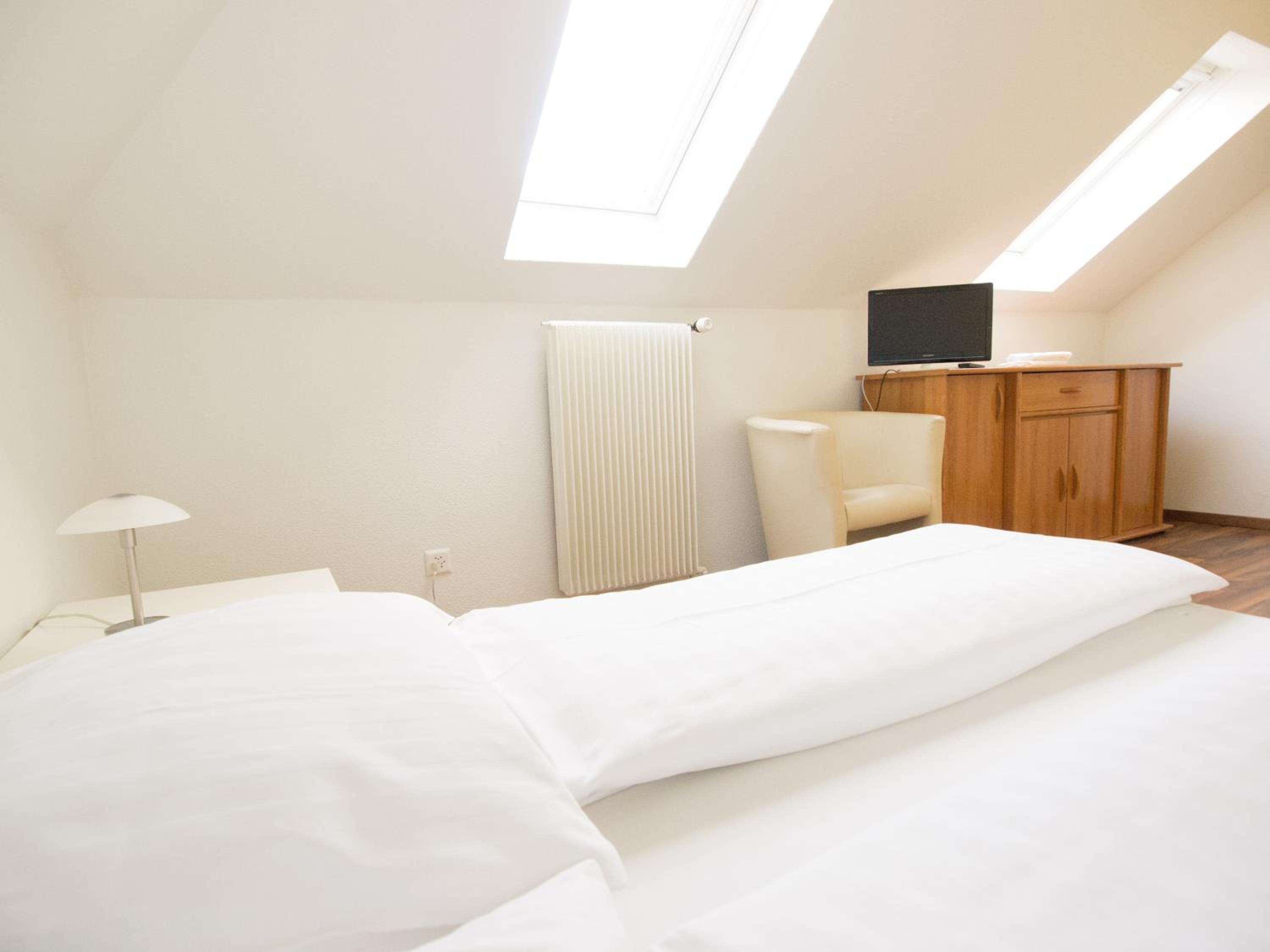 Triple Room with External Private Bathroom - Photo 16